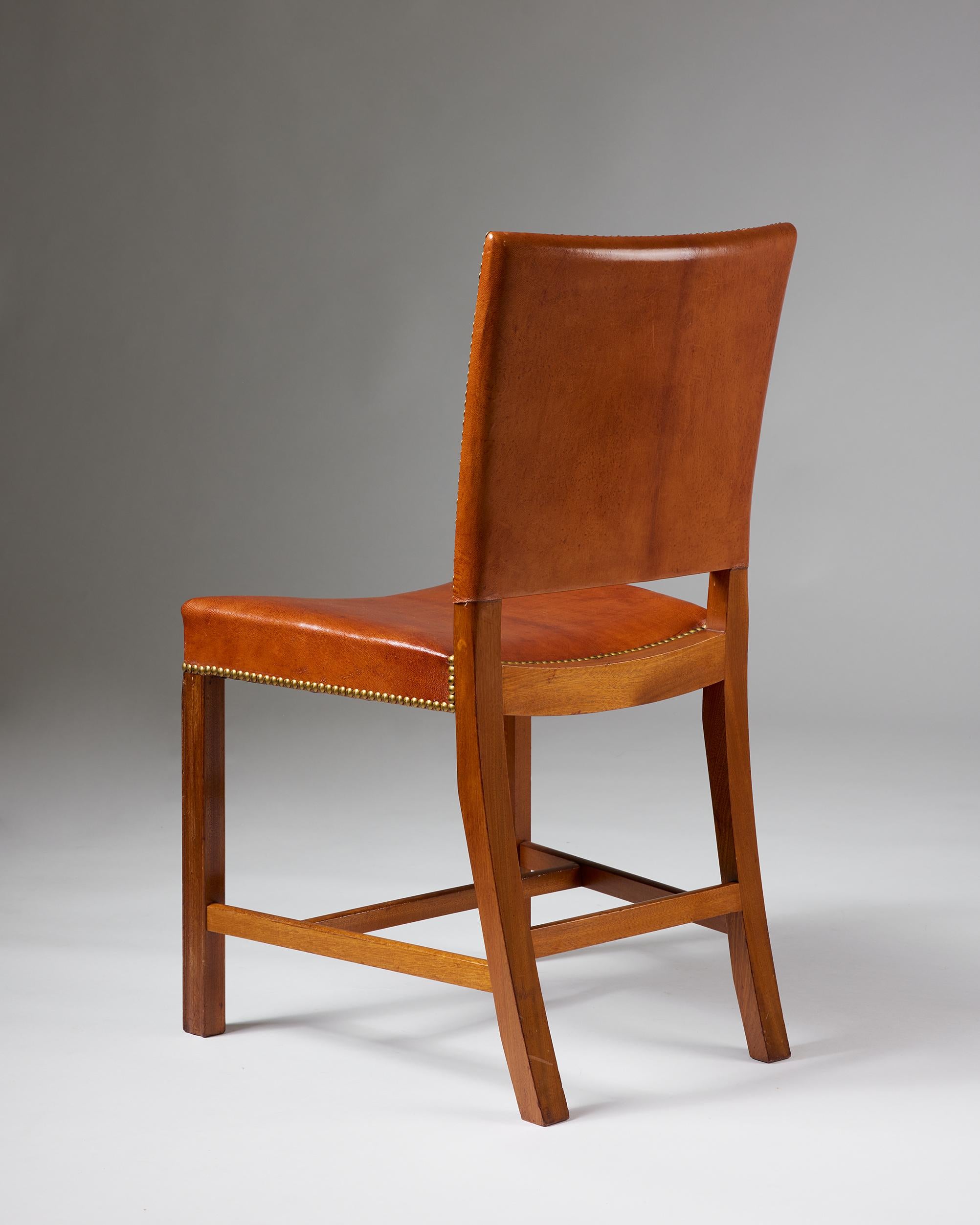 Set di dieci sedie da pranzo 