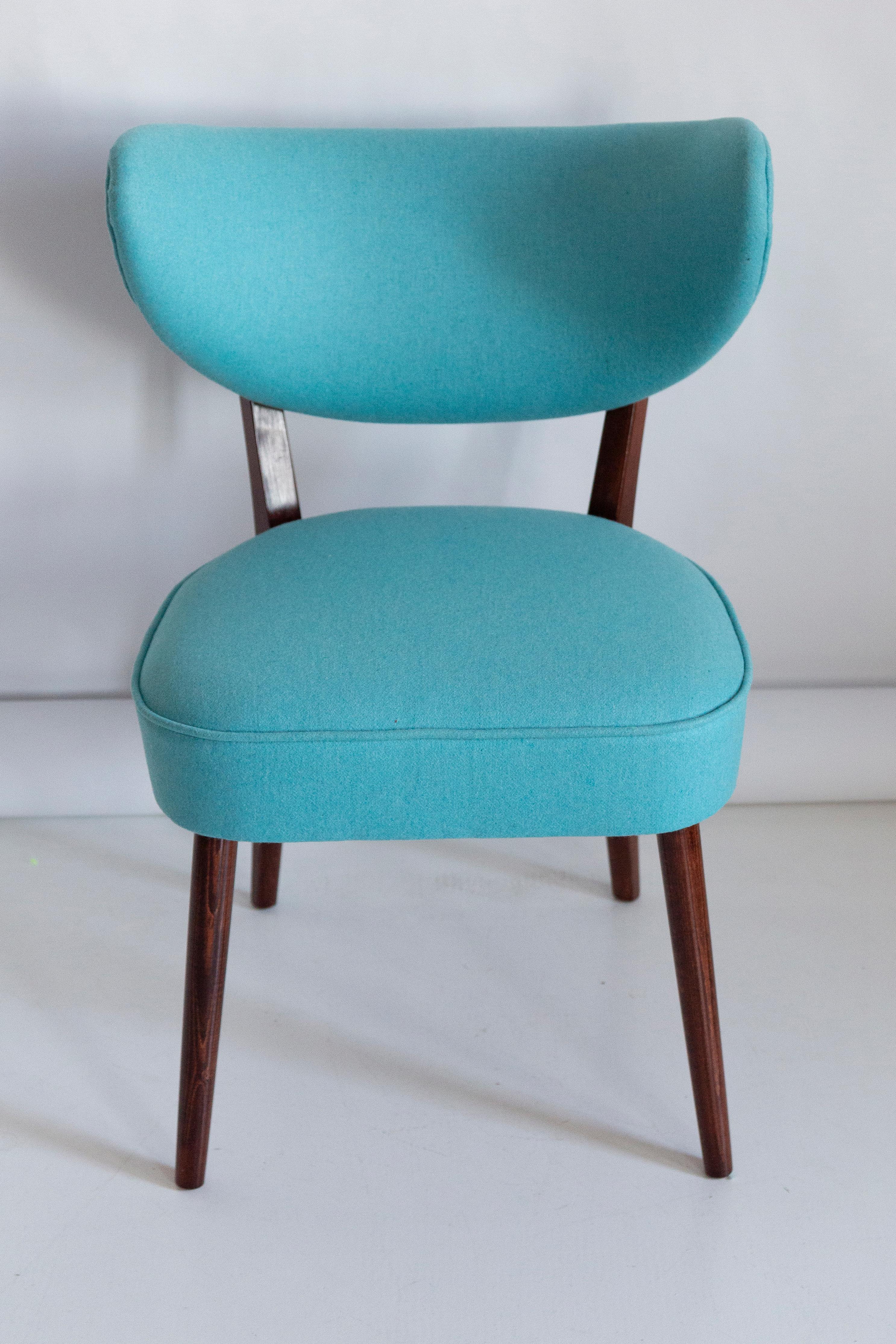 Ensemble de dix chaises de salle à manger en coquillage, laine turquoise, par Vintola Studio, Europe. en vente 2