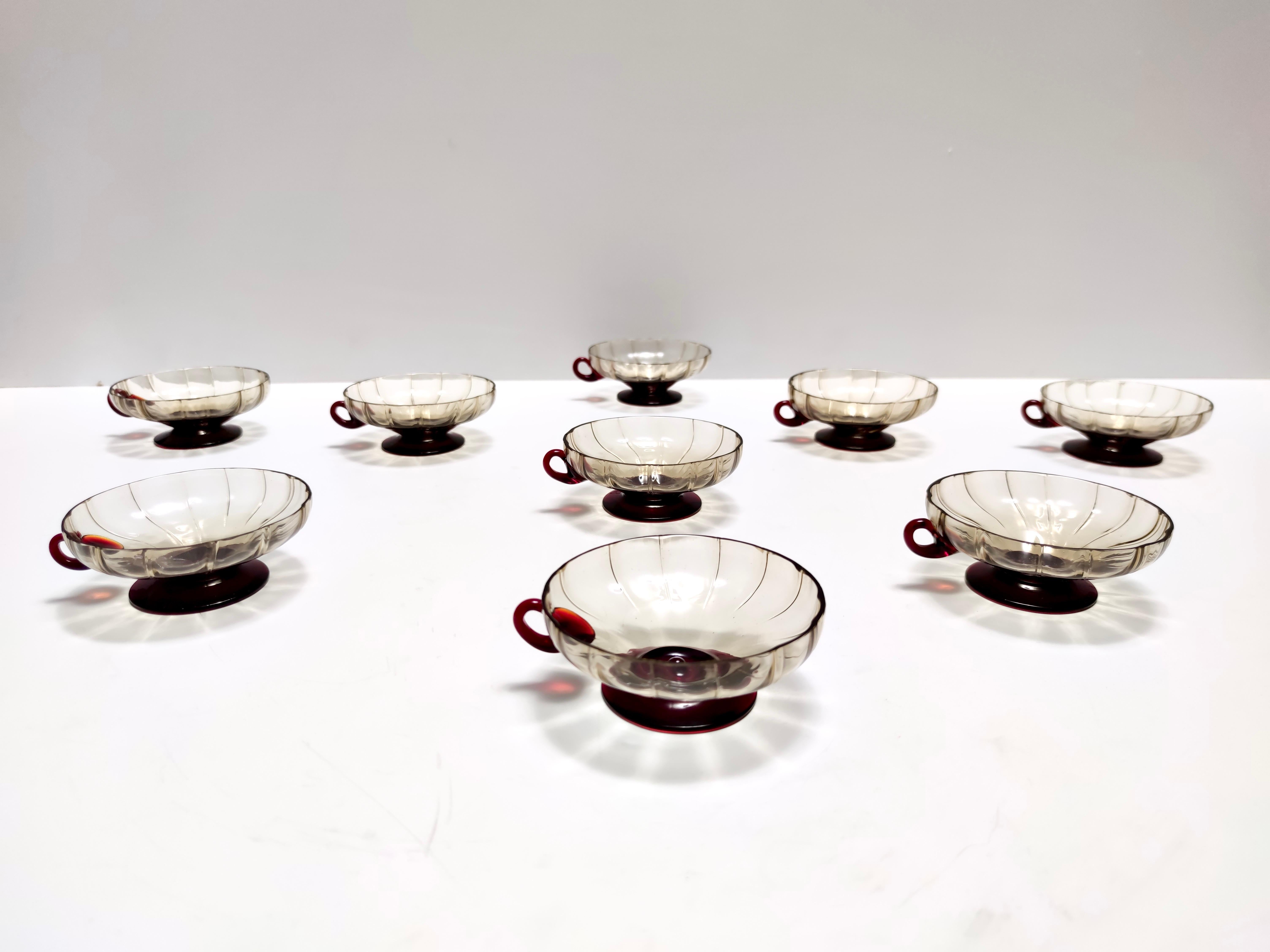 Satz von zehn Dessertschalen aus geräuchertem und karminrotem Murano-Glas im Stil von Zecchin (Frühes 20. Jahrhundert) im Angebot