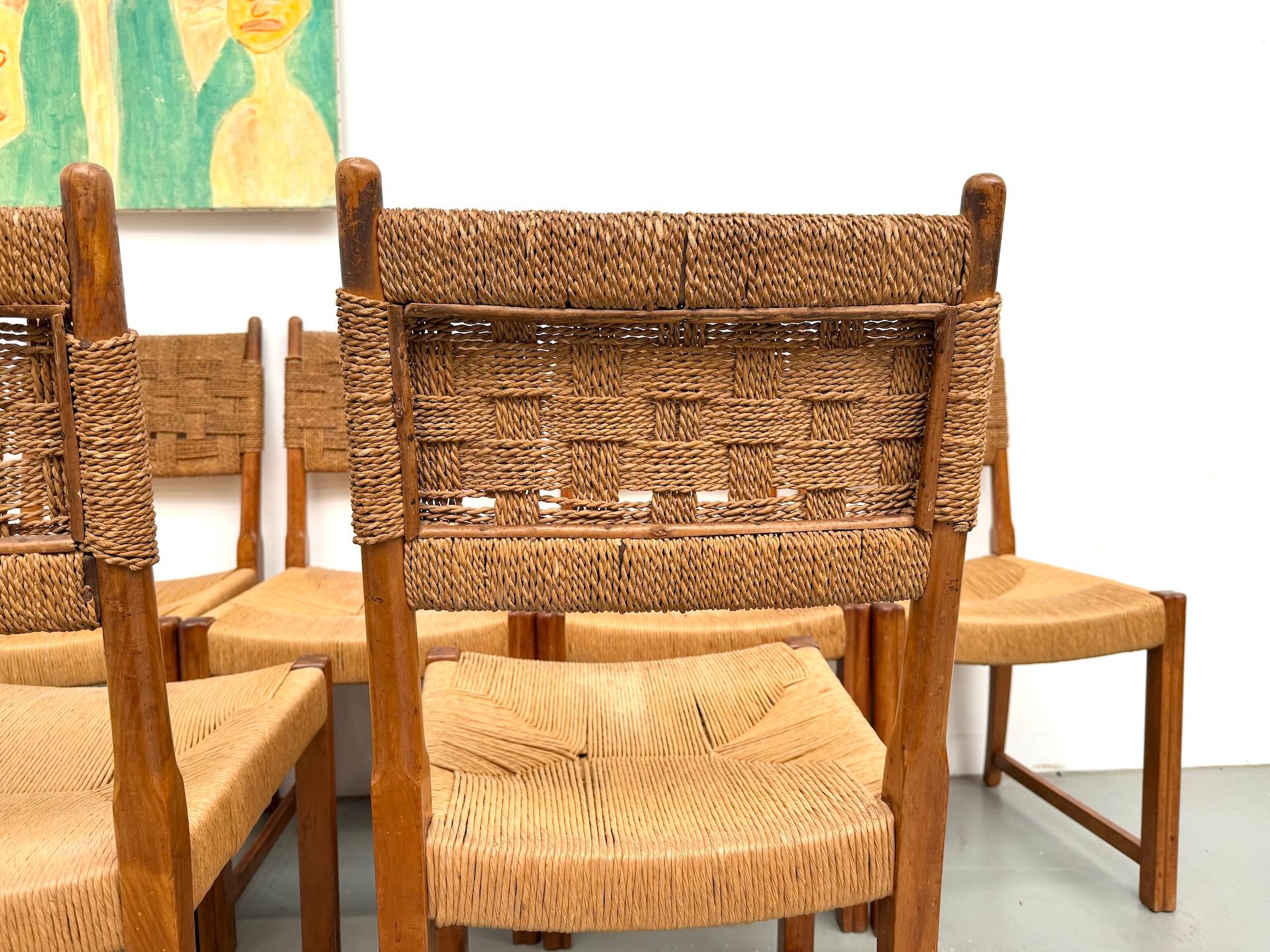 Ensemble de dix chaises en orme massif tressé à la main, France circa 1965 en vente 11