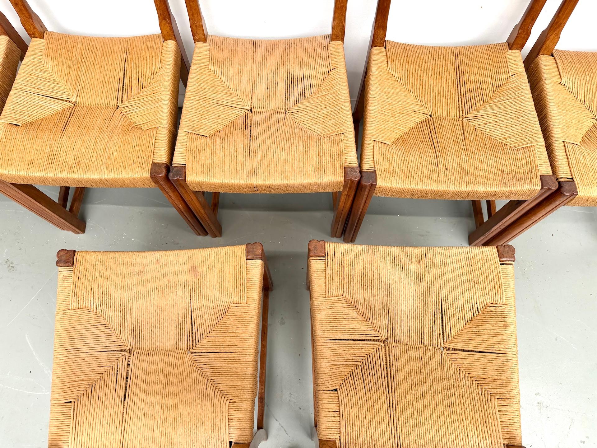 Ensemble de dix chaises en orme massif tressé à la main, France circa 1965 en vente 12