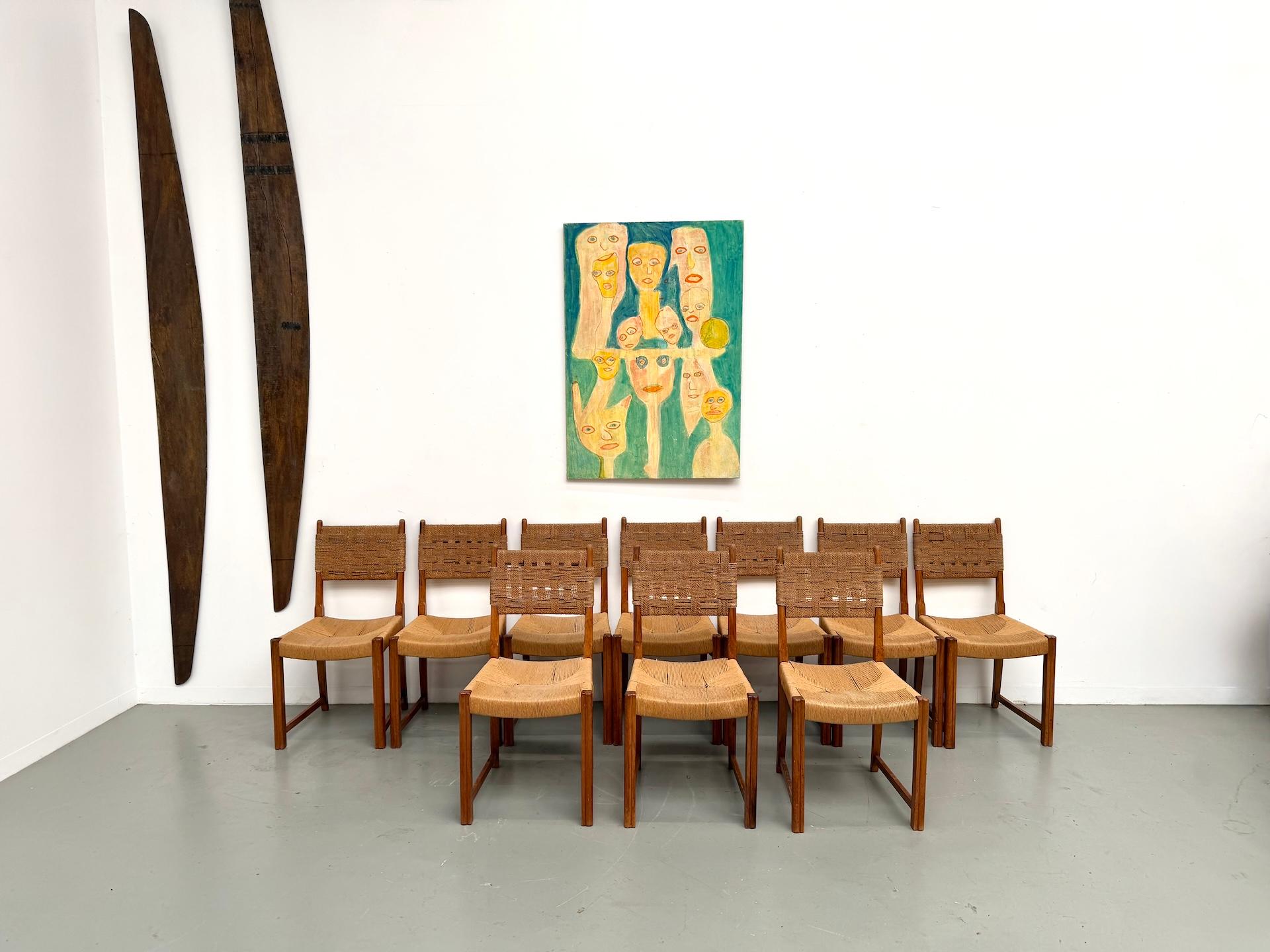 La Maison LECAN présente
Ensemble de dix chaises en orme massif tressé à la main, France circa 1965

Bel ensemble de dix chaises en orme massif, représentatif du mobilier moderniste rustique français des années 1960.
Leur construction solide et