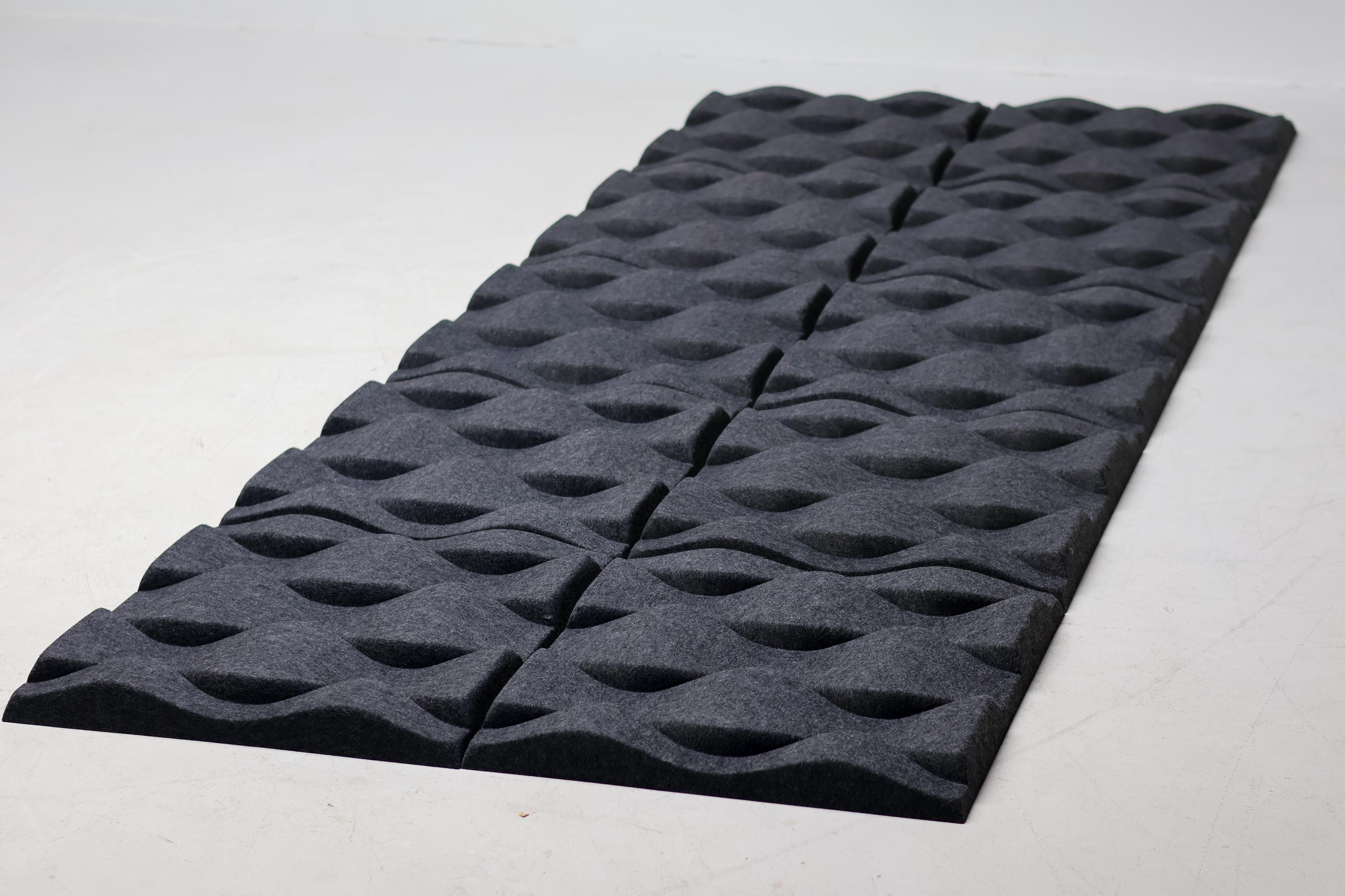 Designed by Jin Kuramoto for Offecct, the Soundwave Swell panels combine refined Scandinavian design with exceptional acoustic performance. Featuring a dynamic, wave-like surface, these panels not only enhance sound quality by reducing reverberation