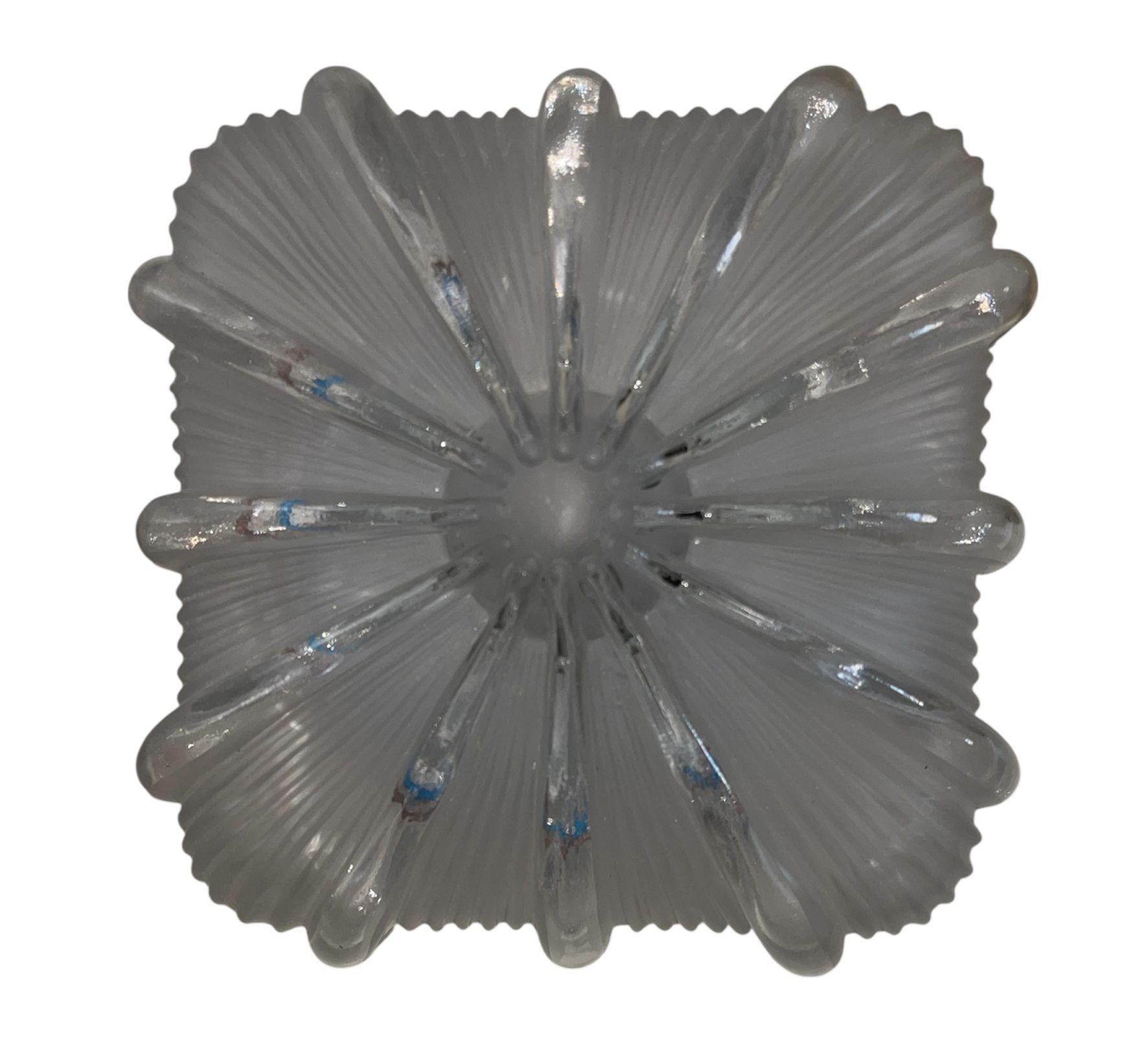 Juego de diez empotrables / apliques de cristal de Murano texturizado. Italia, años sesenta. Italiano en venta