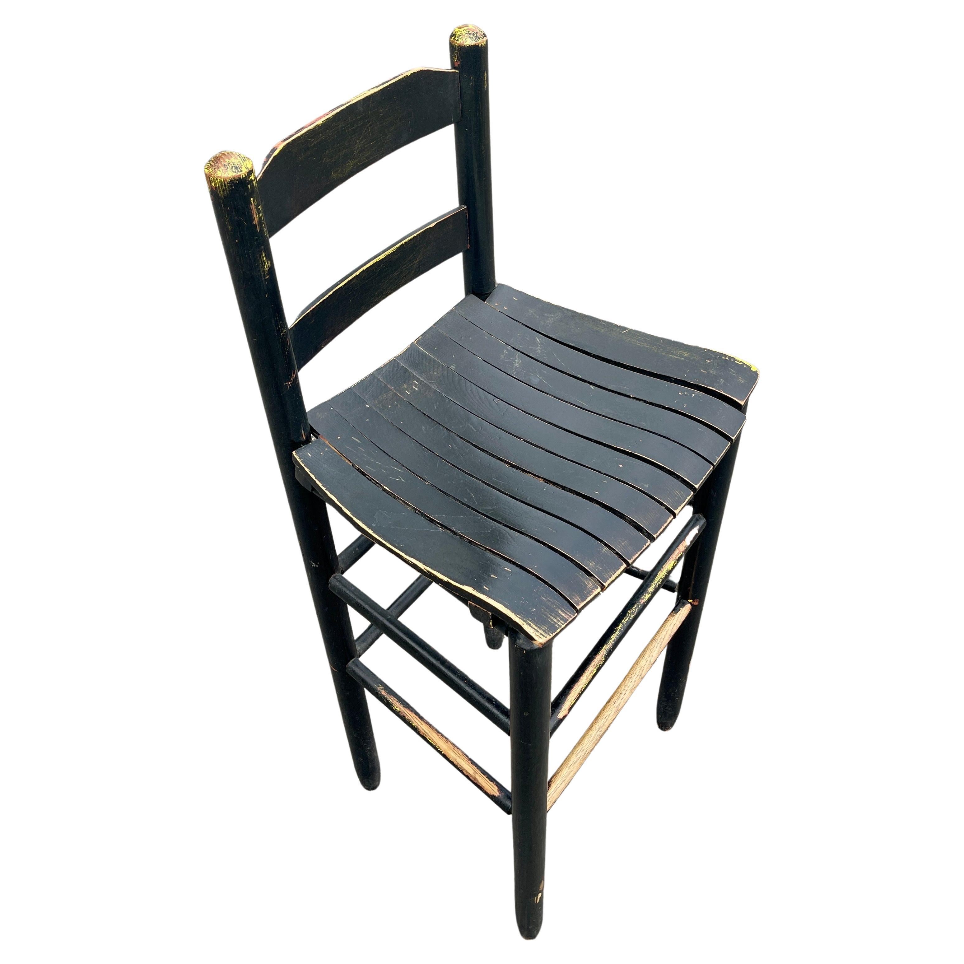 Juego de diez taburetes de bar vintage de madera pintada de negro, americanos años 60 en Bueno estado para la venta en Haddonfield, NJ
