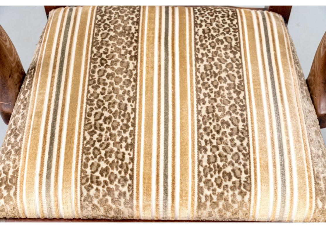 Satz von zehn geschnitzten Esszimmerstühlen im Vintage Chippendale-Stil im Angebot 4