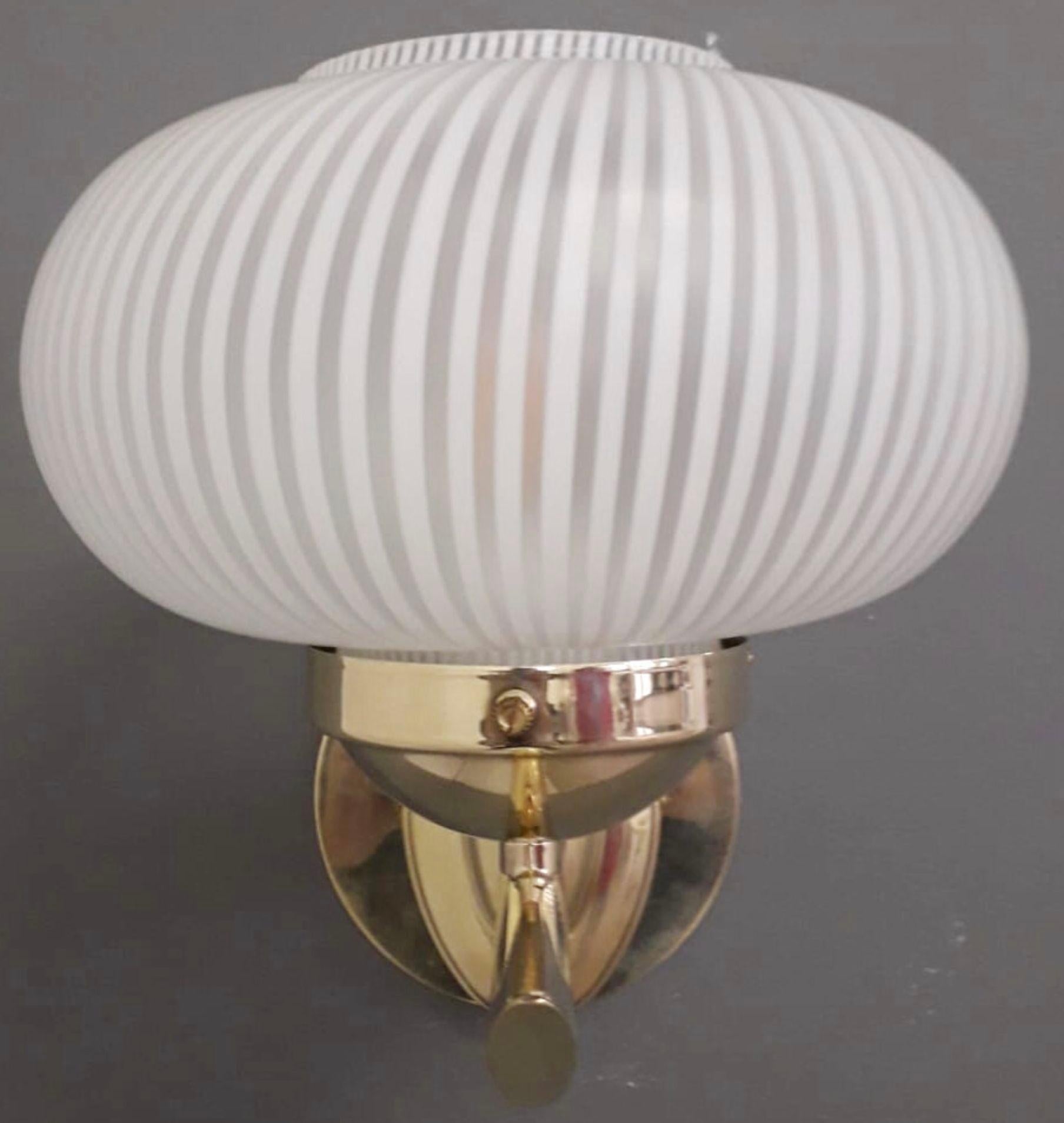 Set of Ten White Ribbed Bowl Murano Sconces by Barovier&Toso. Italie, années 1950 en vente 2