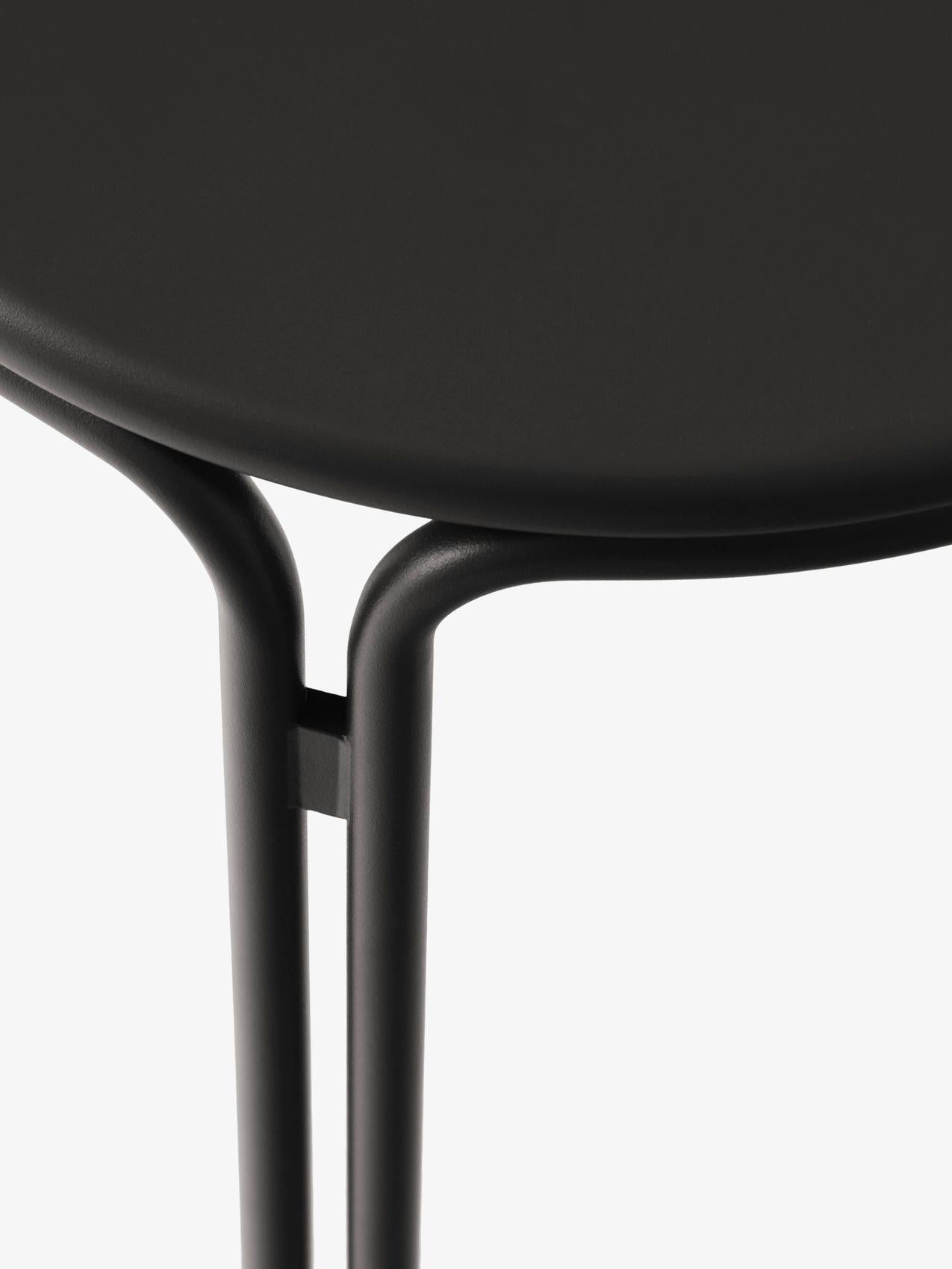 Danois Ensemble de chaises longues d'extérieur Thorvald/table d'appoint Black-by Space Copenhagen pour&T en vente