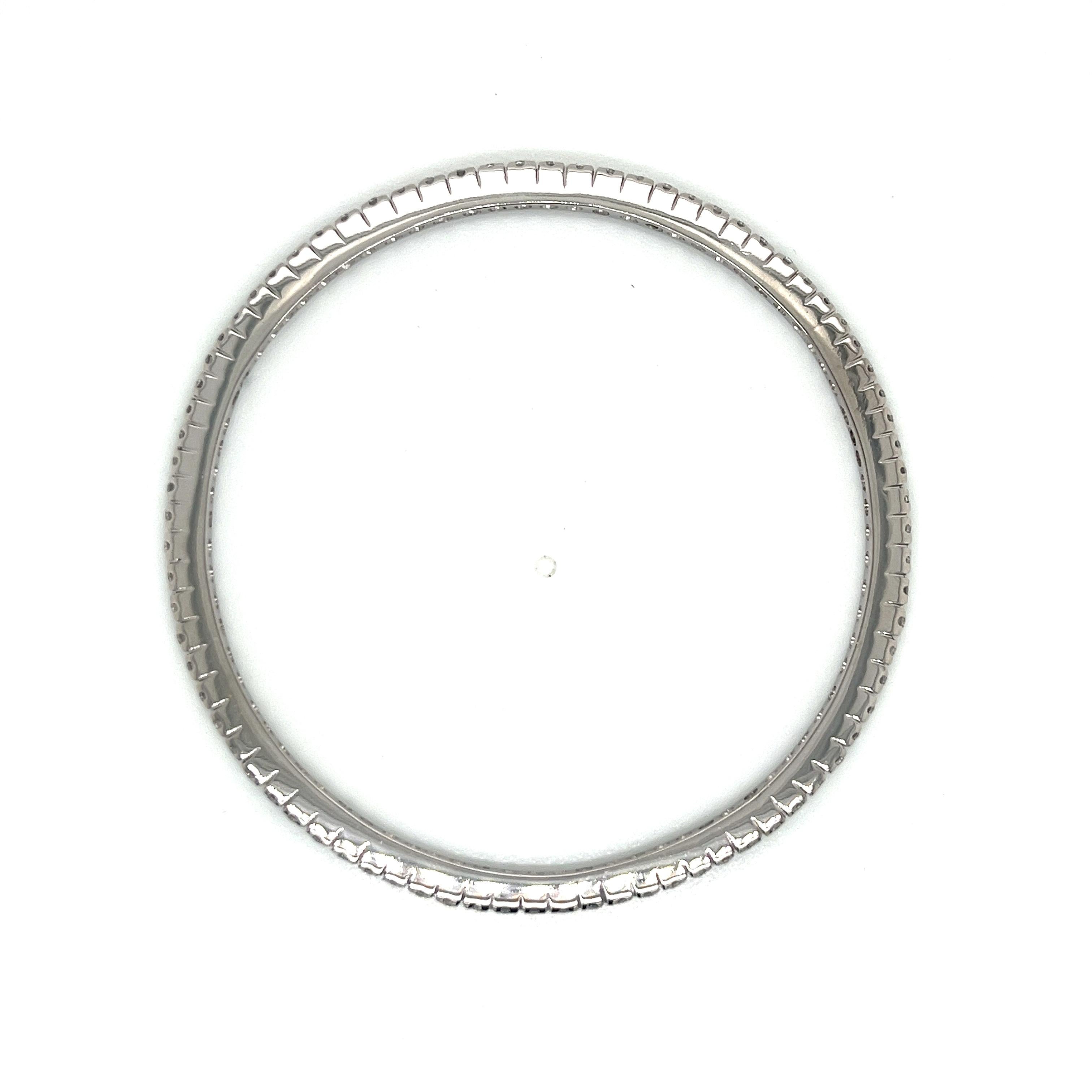 Set of Three 18kw Diamond Stacking Bangles For Sale 1