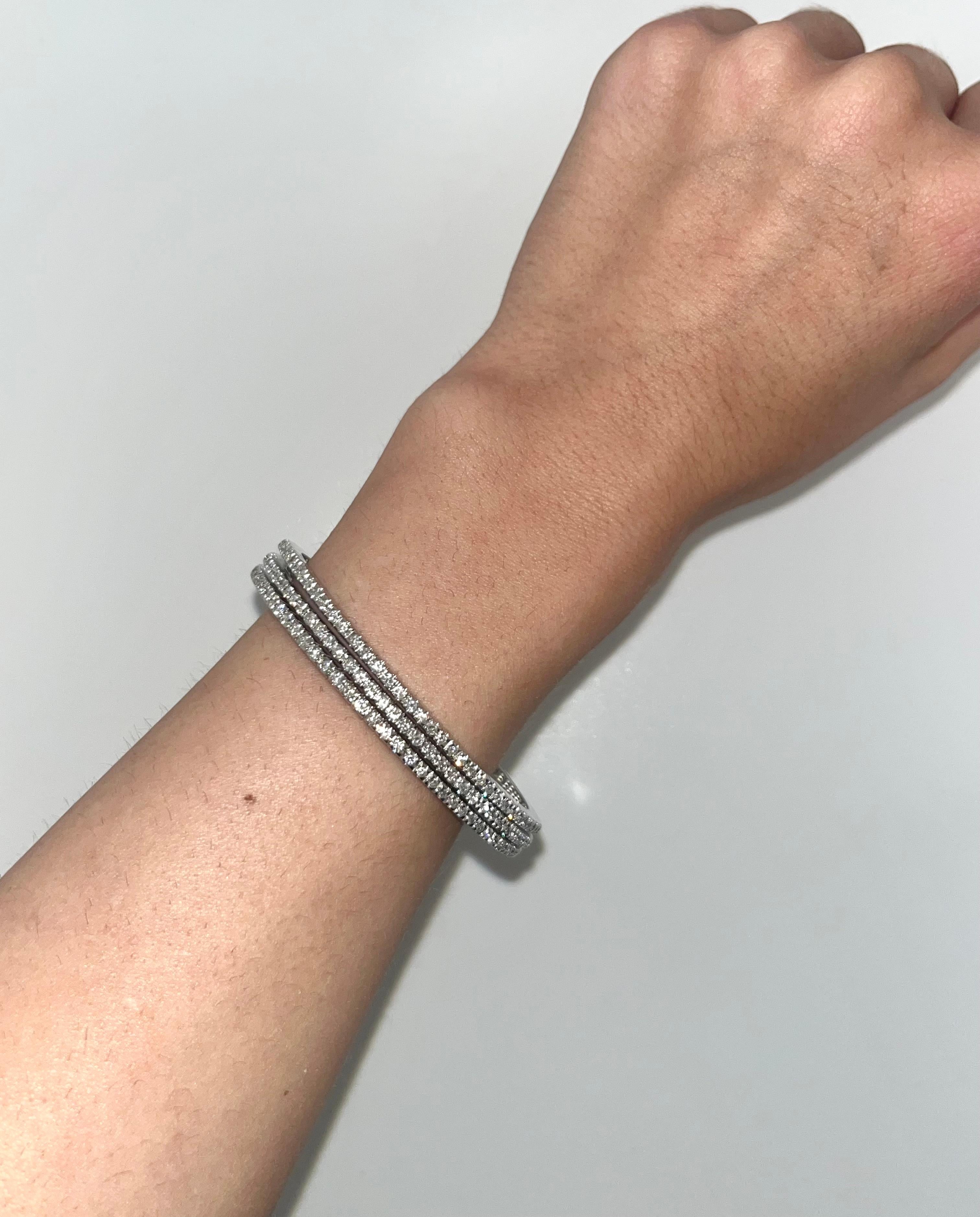 Set of Three 18kw Diamond Stacking Bangles For Sale 2