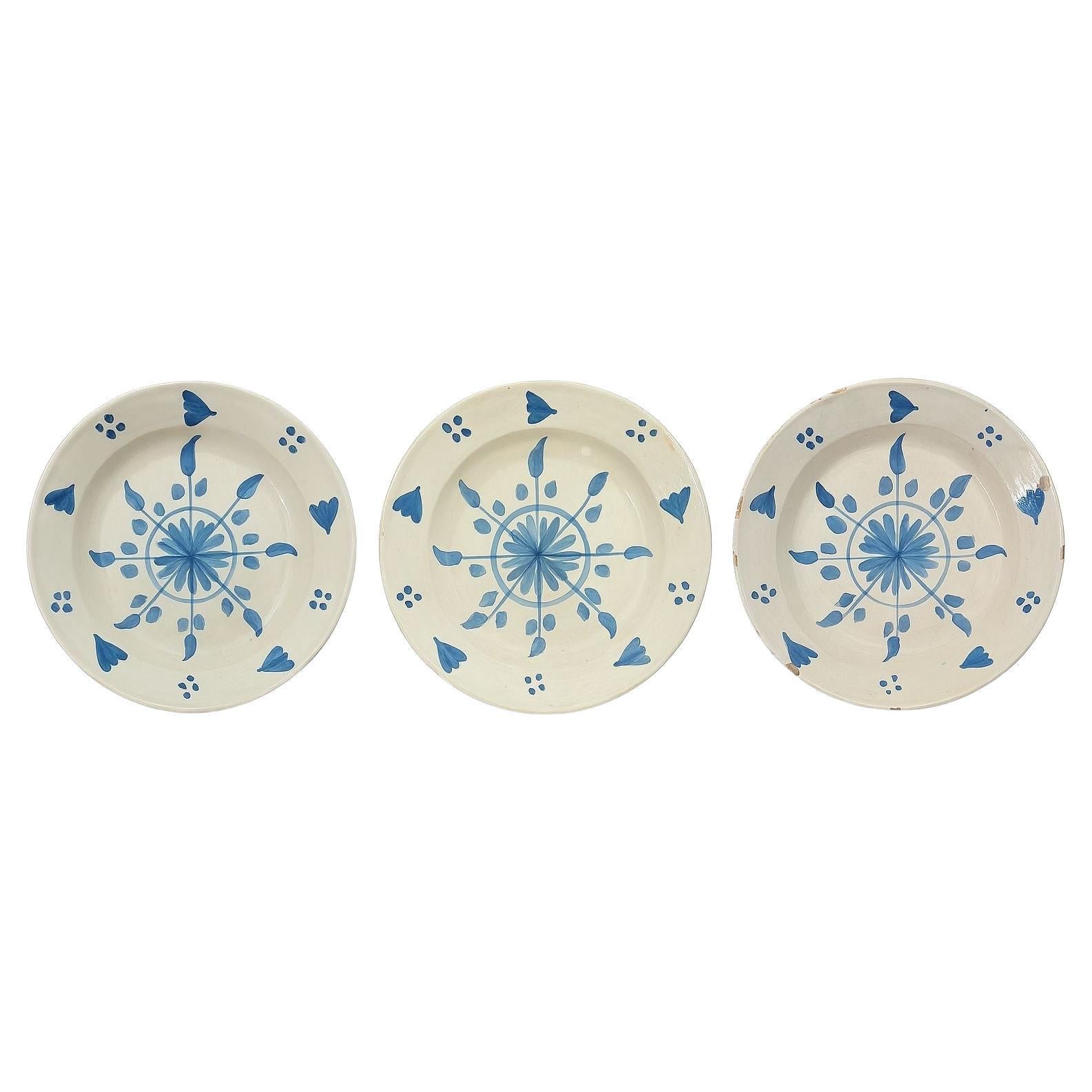 Set of Three 18th c. Delft Pinwheel Shallow Bowls For Sale