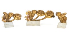 Ensemble de trois fragments de fleurs en or italien du 18e siècle avec aurore et calcite