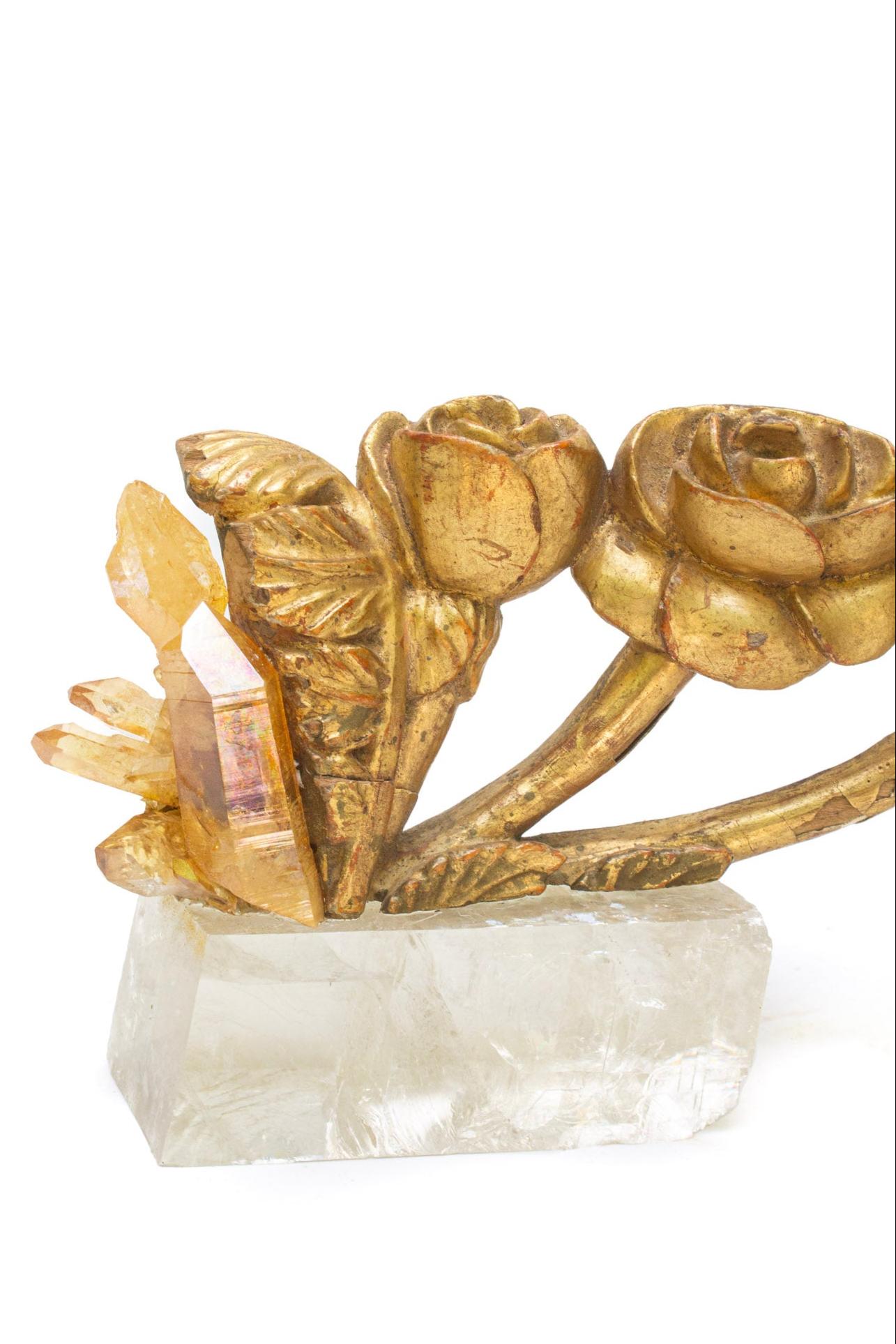 Hand-Carved Set of Three 18th Century Italian Gold Flower Fragments with Aurora and Calcite For Sale