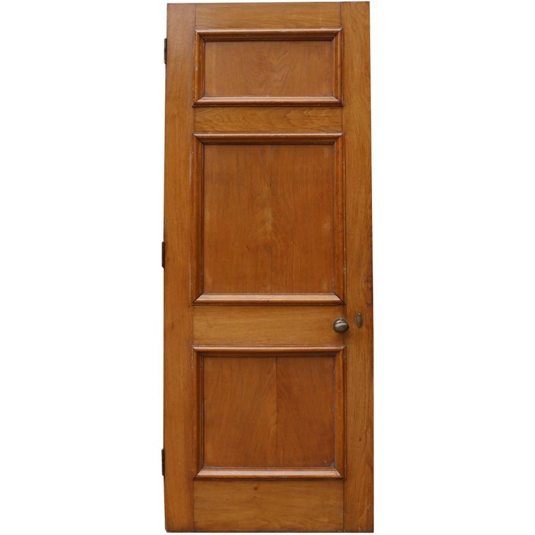 Set of Three 1920s Oak Internal Doors with Frames and Architrave For