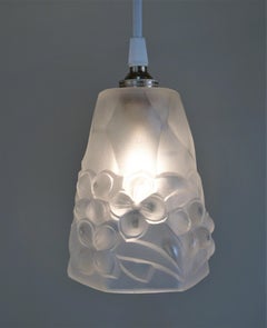 Set of Three 1930s Art Deco Glass Shade Pendant Light by Ros