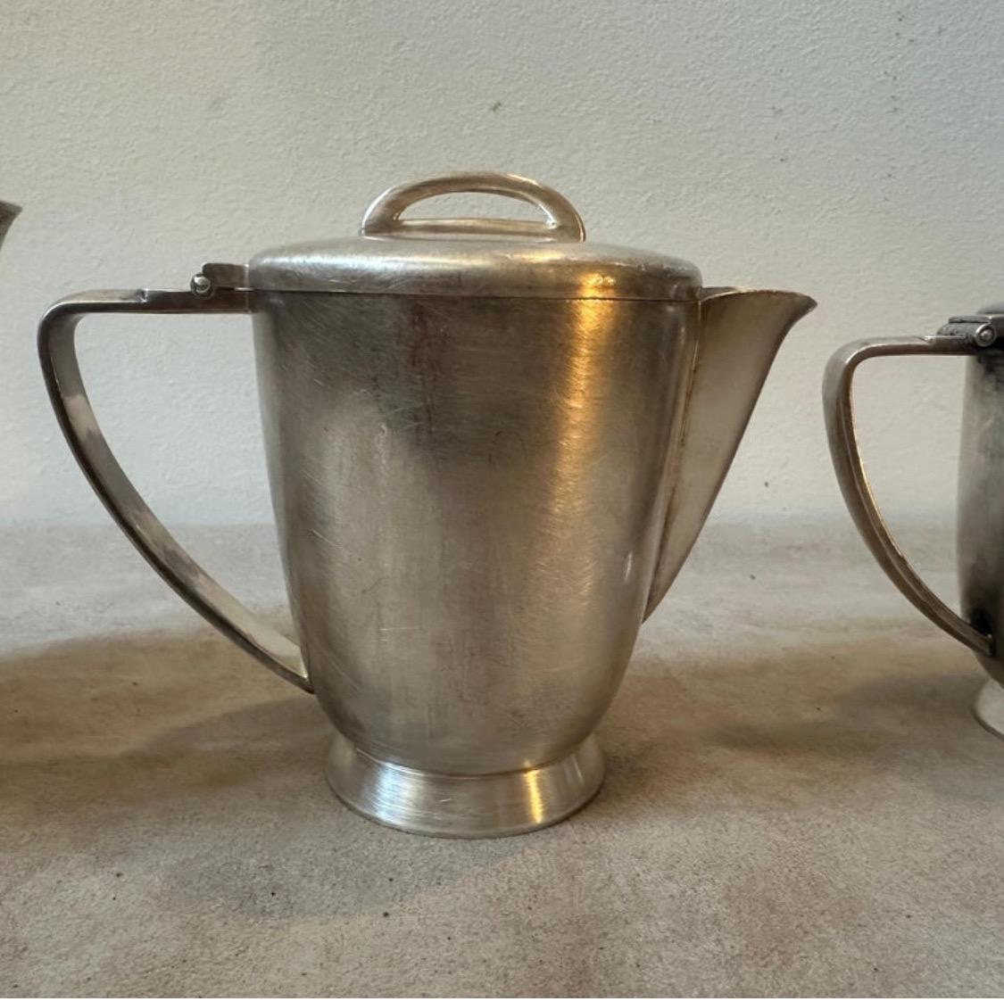 Italian Set of Three 1930s Art Deco Teapots by Gio Ponti for Fratelli Calderoni For Sale