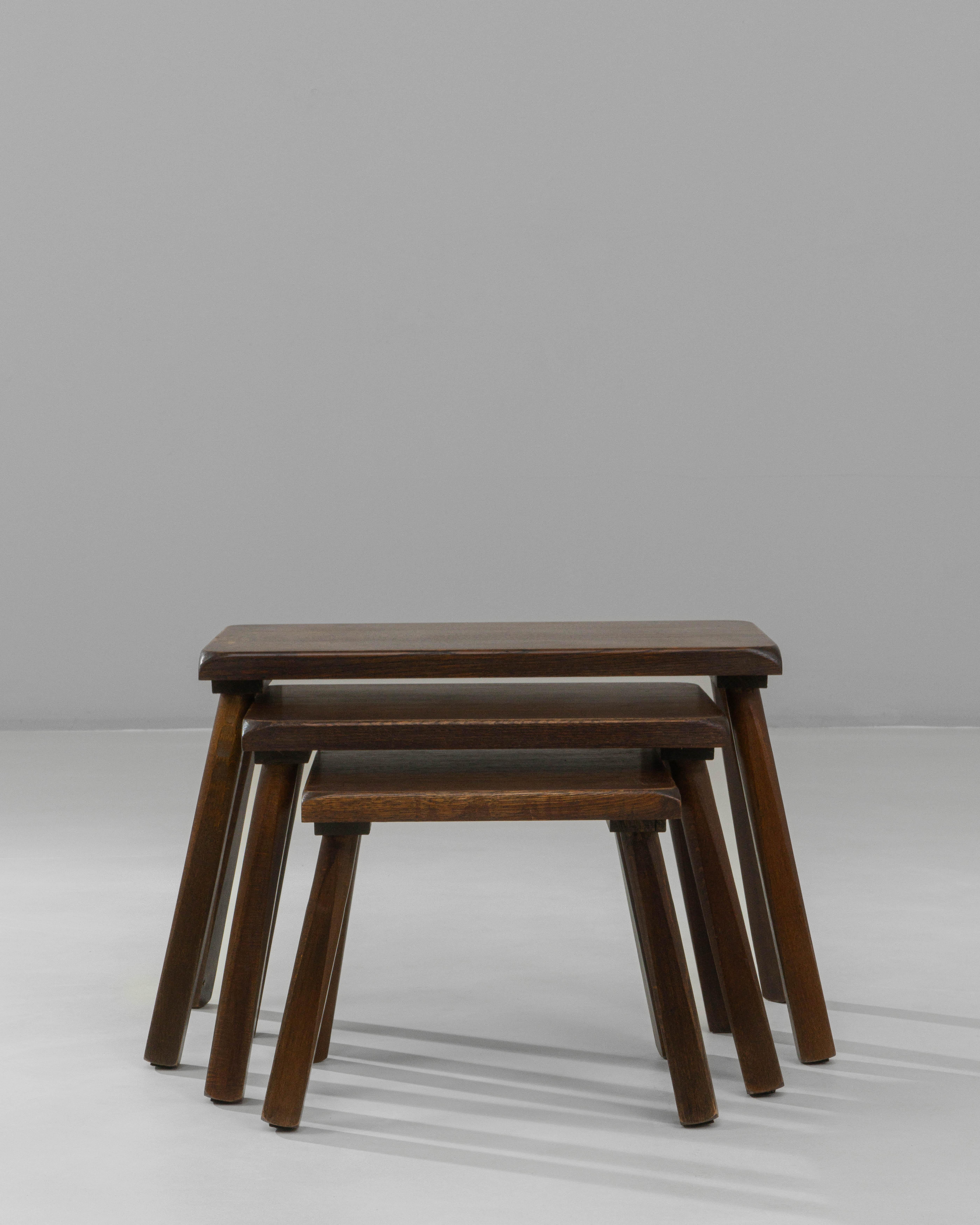 Set of Three 1970s French Brutalist Wooden Nesting Tables In Original Patina For Sale 1