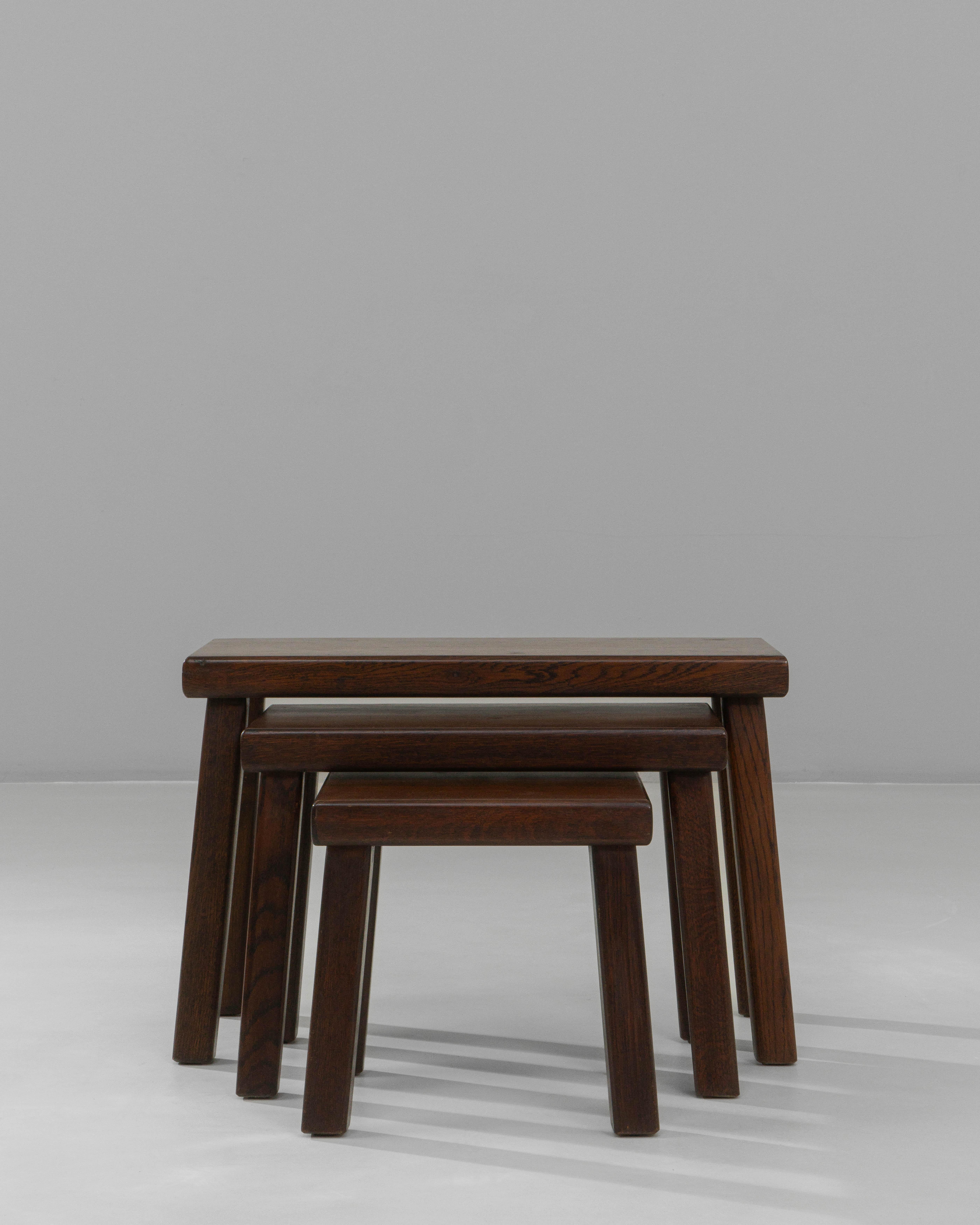 Set of Three 1970s French Brutalist Wooden Nesting Tables In Original Patina For Sale 1