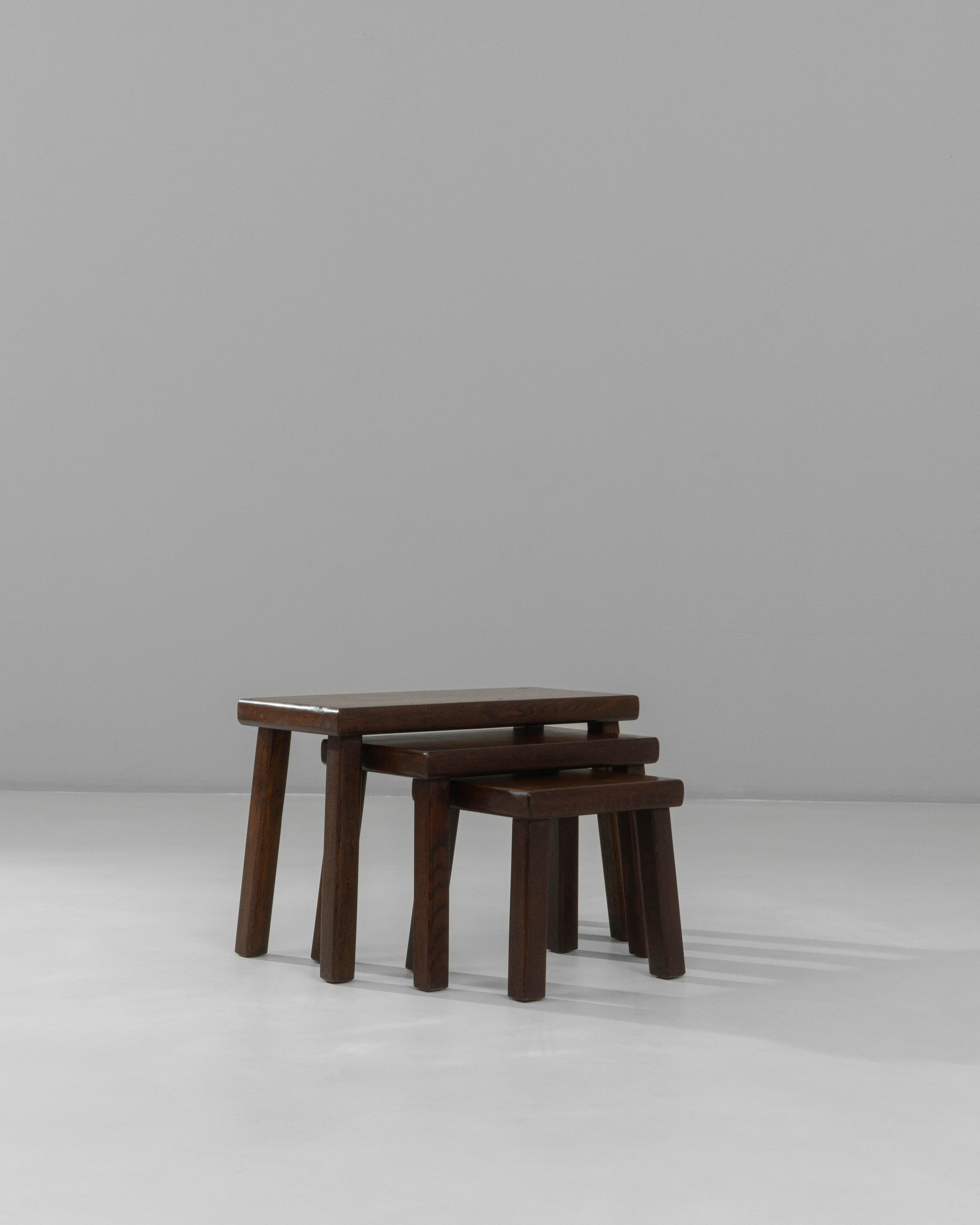 Set of Three 1970s French Brutalist Wooden Nesting Tables In Original Patina For Sale 4