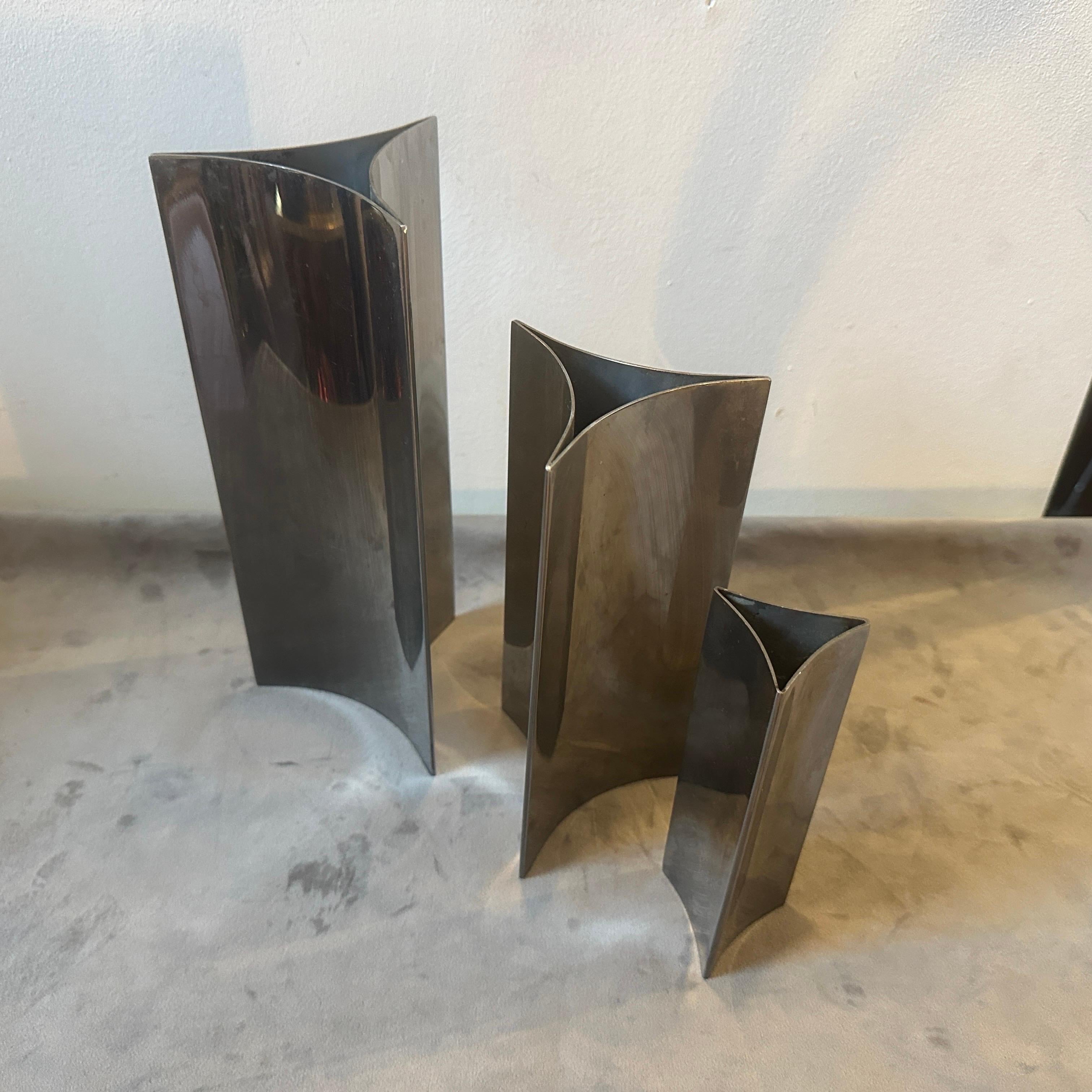 Set of Three 1980s Modern Triangular Italian Vases in the manner of Sabattini For Sale 5