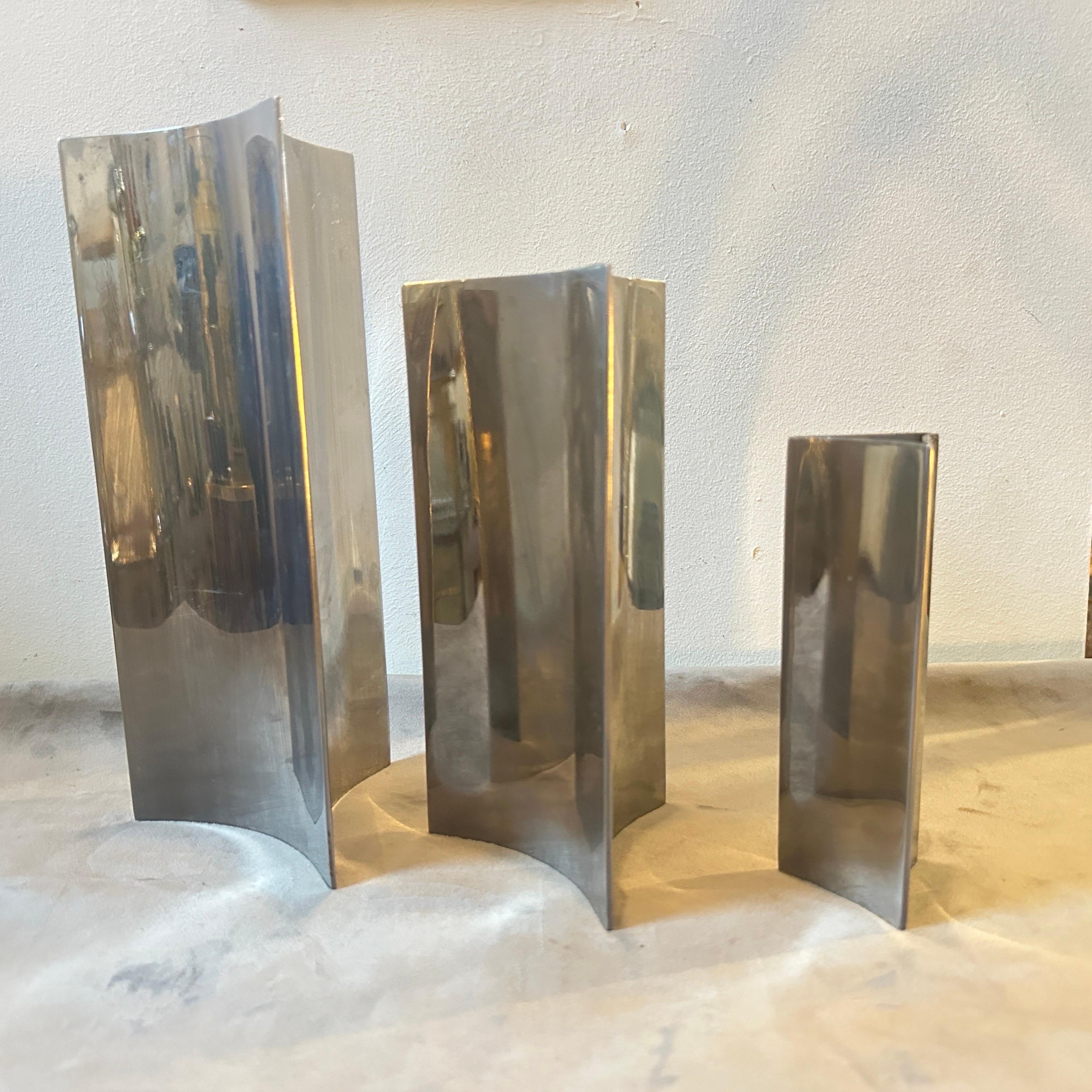 Minimalist Set of Three 1980s Modern Triangular Italian Vases in the manner of Sabattini For Sale