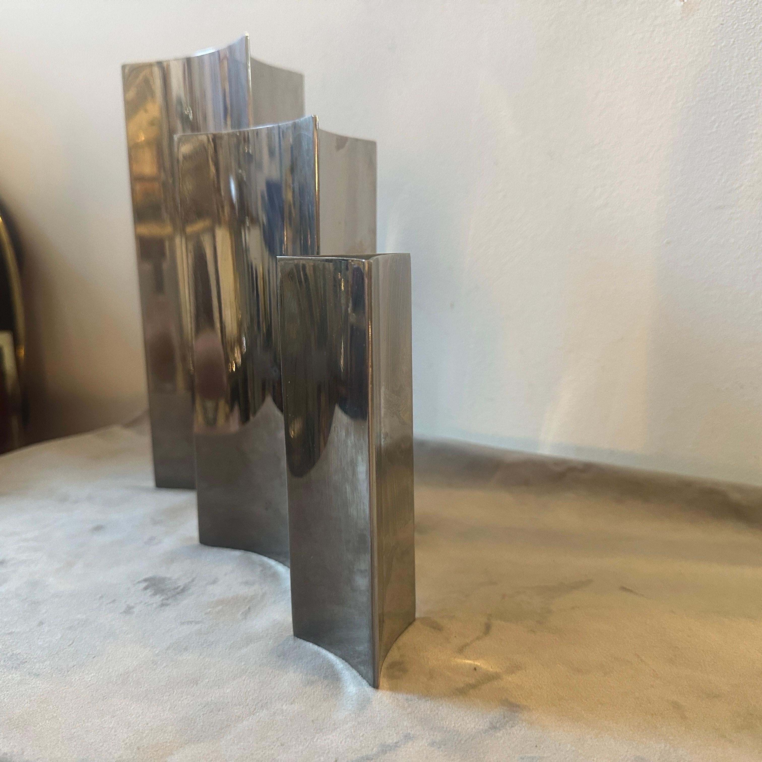 Set of Three 1980s Modern Triangular Italian Vases in the manner of Sabattini For Sale 3