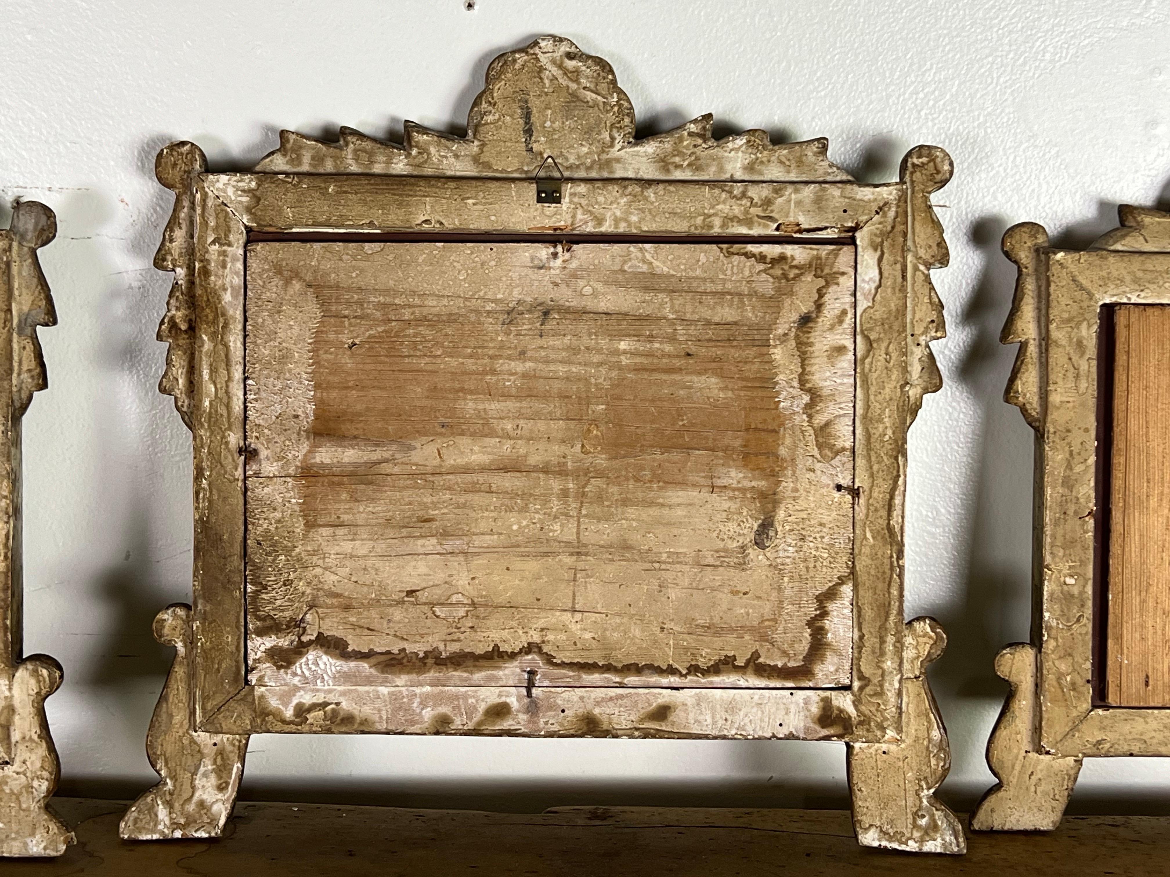 Ensemble de trois miroirs baroques italiens en bois doré du 19e C. en vente 11