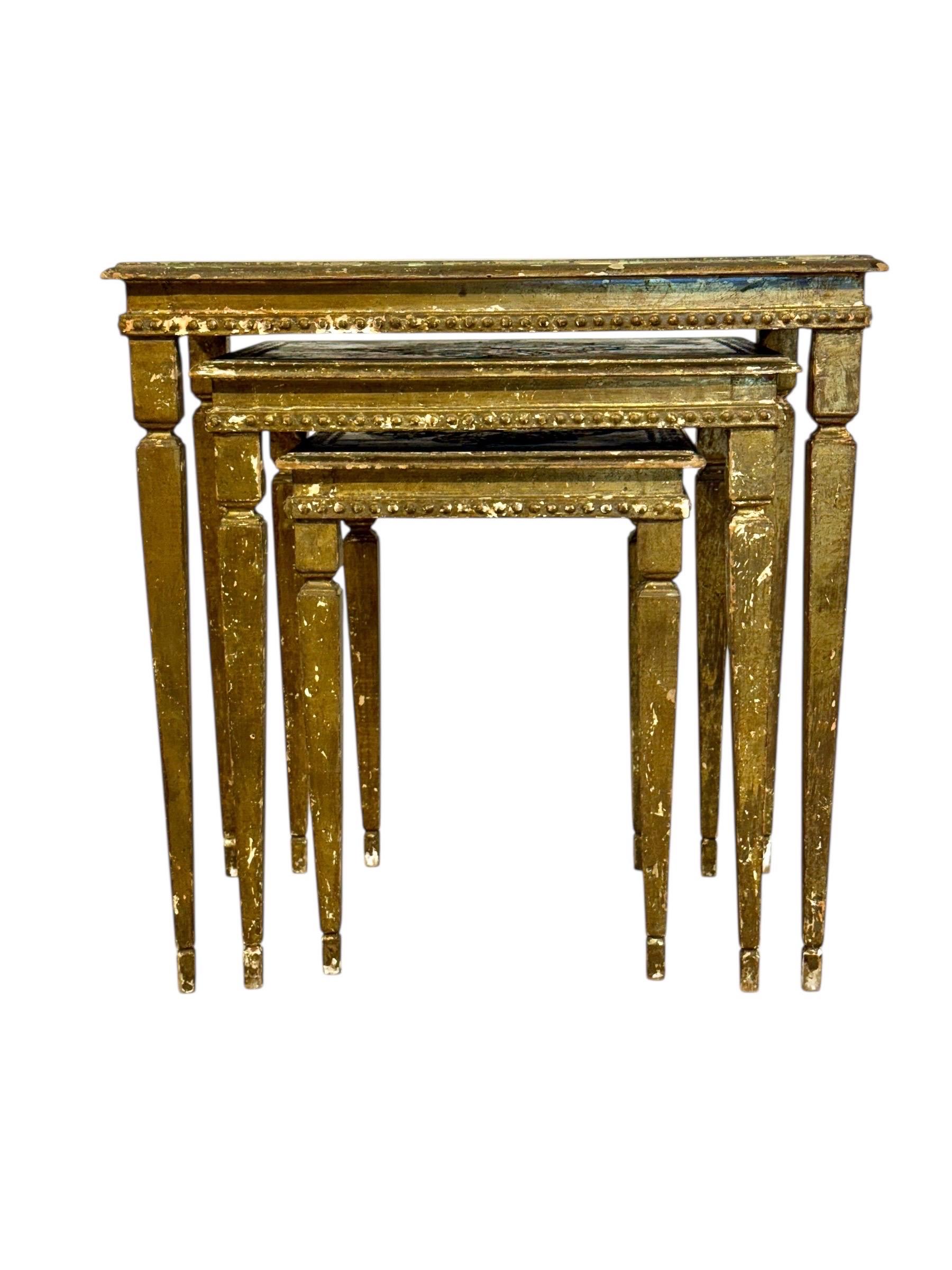 Set of Three 19th Century Italian Giltwood Nesting Tables In Good Condition For Sale In LA CIOTAT, FR