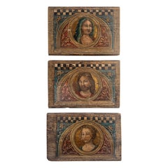Lot de trois plaques religieuses en bois du XIXe siècle, de style Renaissance