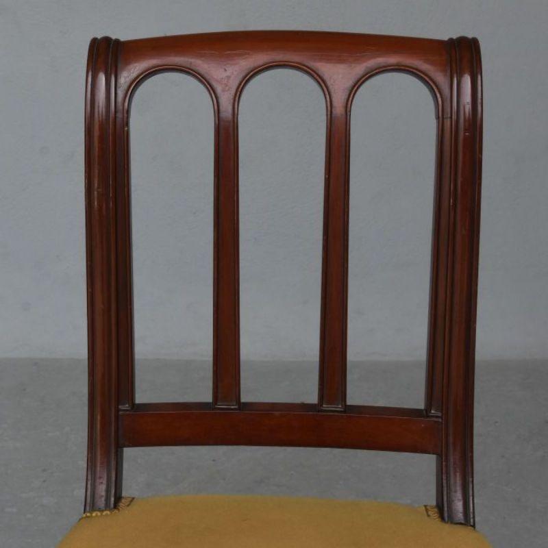 Serie di 3 sedie in mogano Restauro XIX. Timbro di Jeanselme Dimensioni 87 cm di altezza per una larghezza di 46 cm e 46 cm di profondità. è previsto un reincollaggio su una delle 3 sedie.

Informazioni aggiuntive
Stile: Restauro