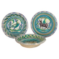 Set von sechzehn SPANISH LEBRILLOS aus dem 19. Jahrhundert aus GRANADA