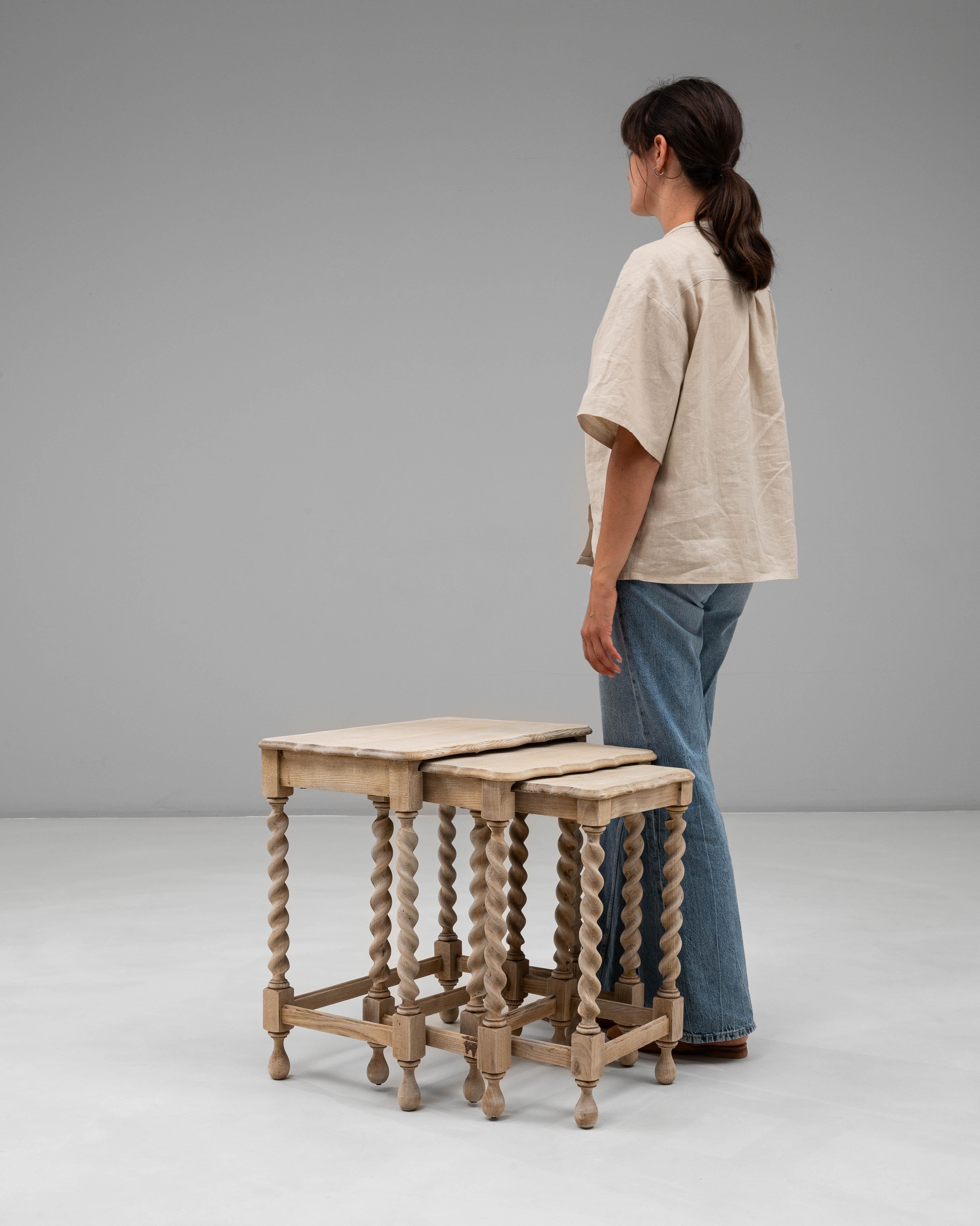 Set Of Three 20th Century French Oak Nesting Tables With Barley Twist Legs For Sale 3