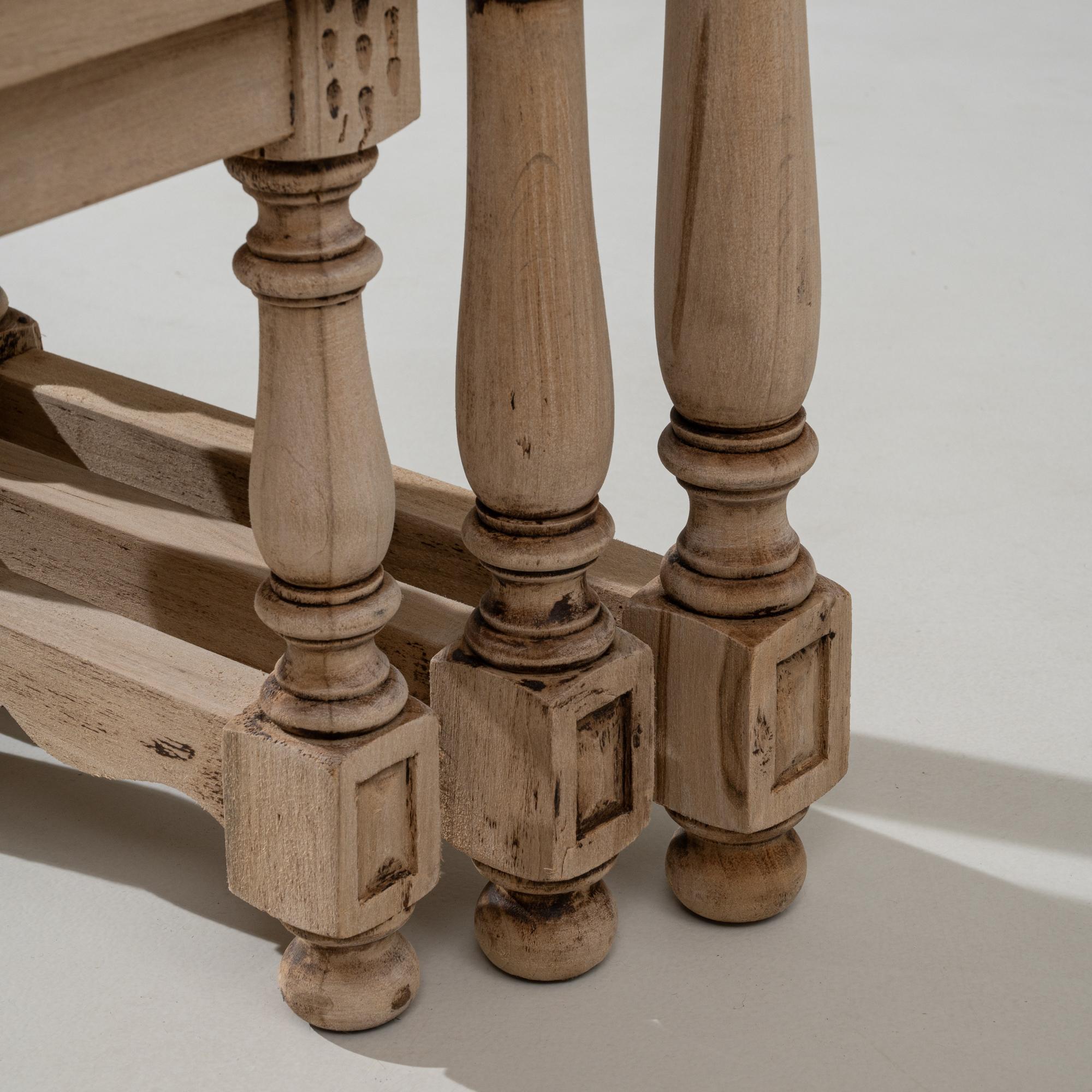 Ensemble de trois tables gigognes en bois français du 20e siècle en vente 11