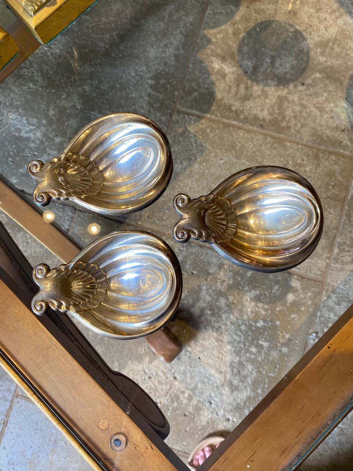 American Set of Three 20th Century Gorham Co. Silver Plate Shell Dishes, Marked For Sale