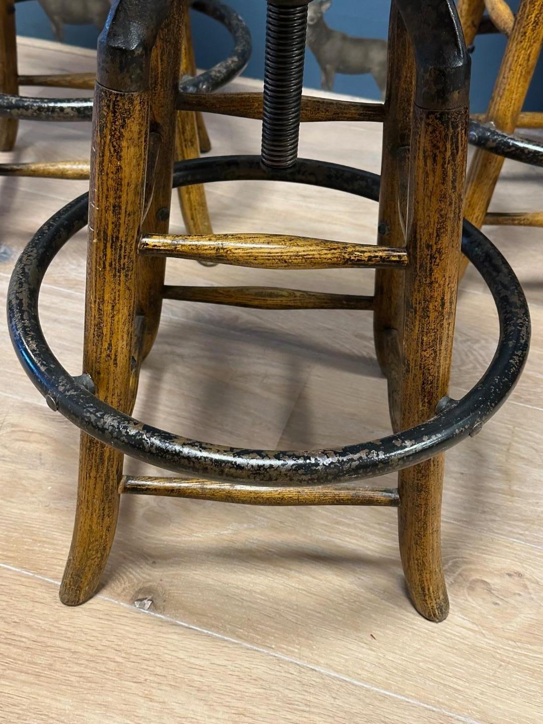 Oak Set of three 20th Century Industrial stools For Sale