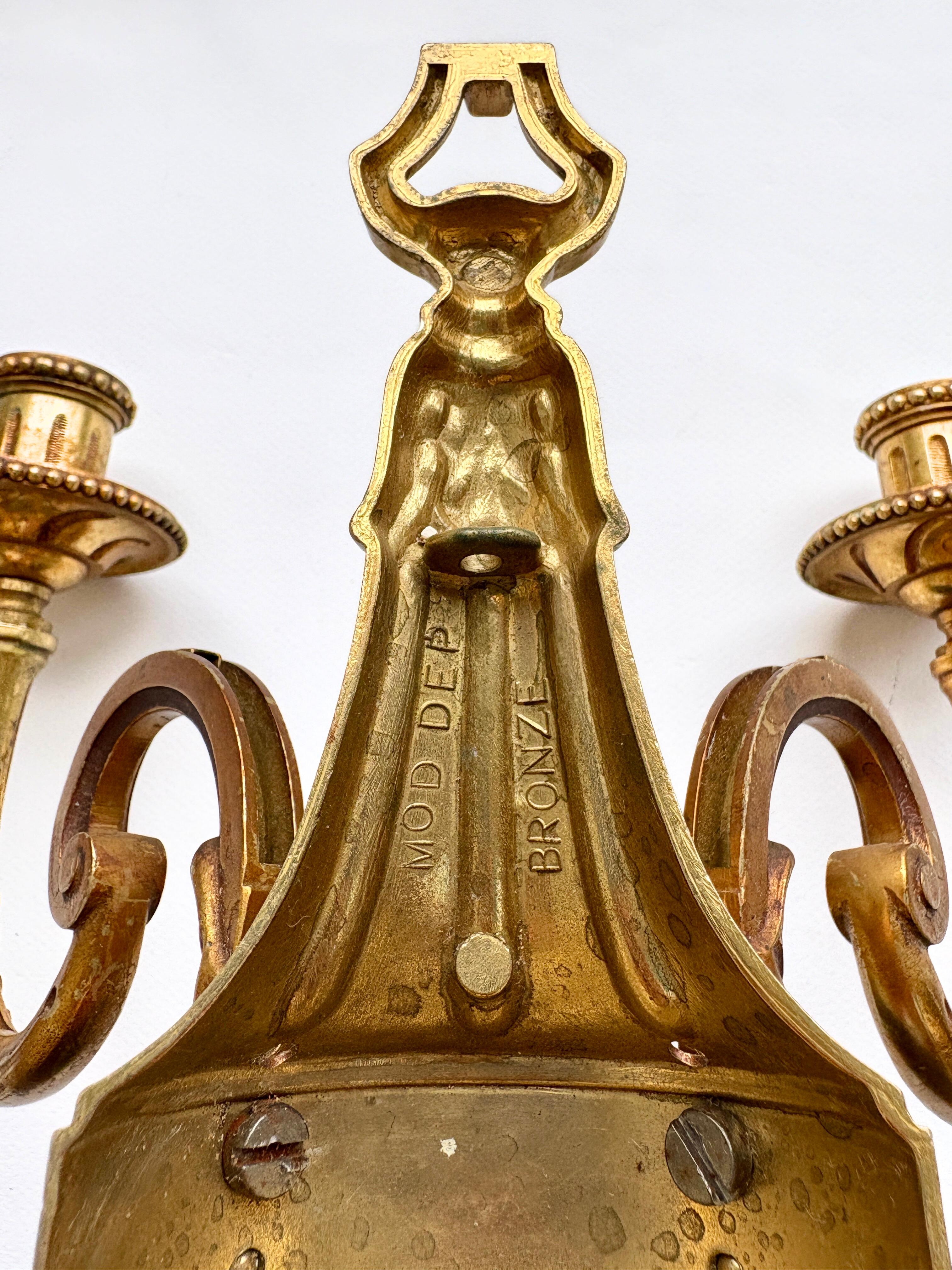 Set of Three 20th Century NeoClassical Wall Sconces in Gilded Bronze For Sale 8