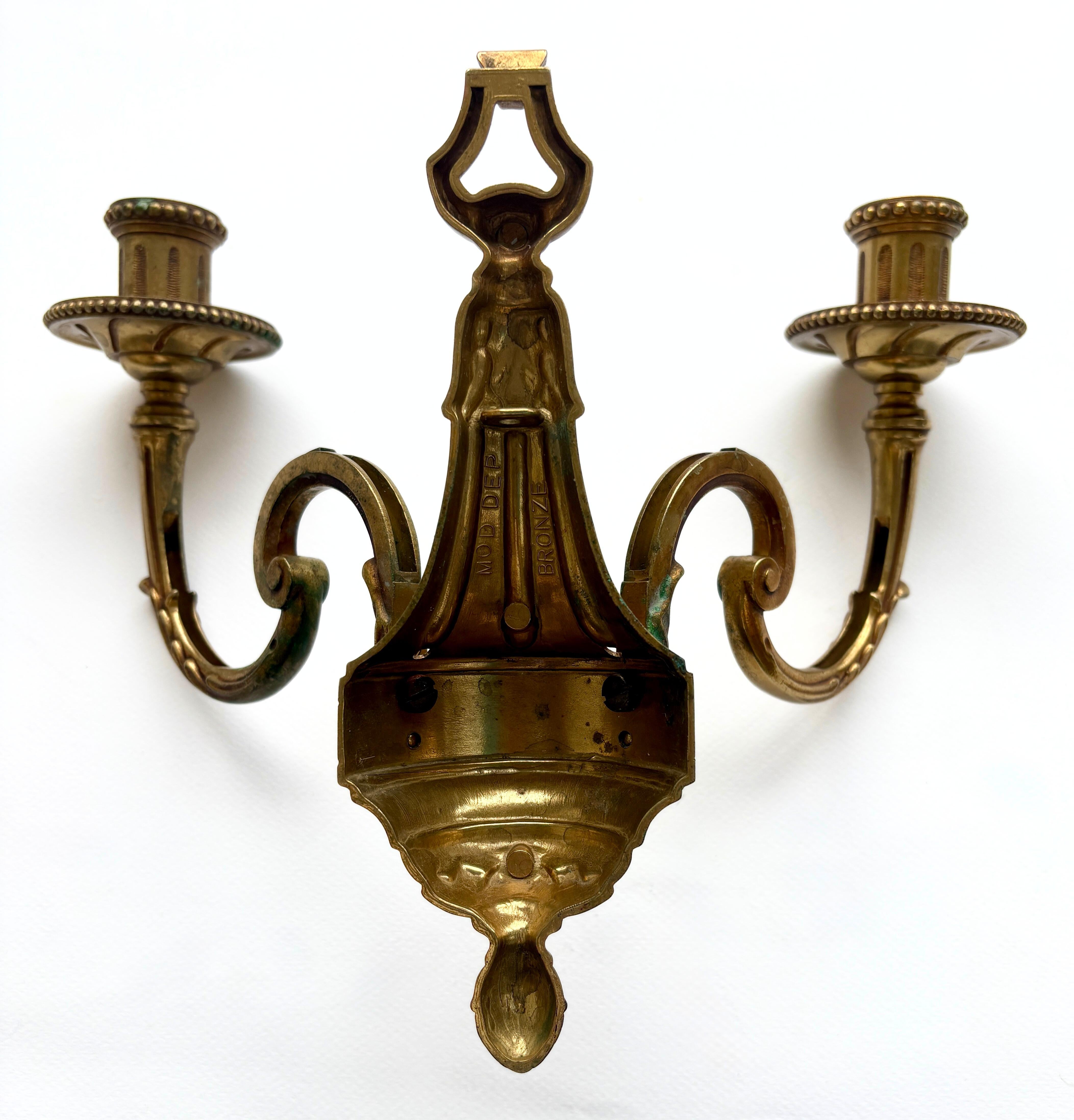 Set of Three 20th Century NeoClassical Wall Sconces in Gilded Bronze For Sale 9