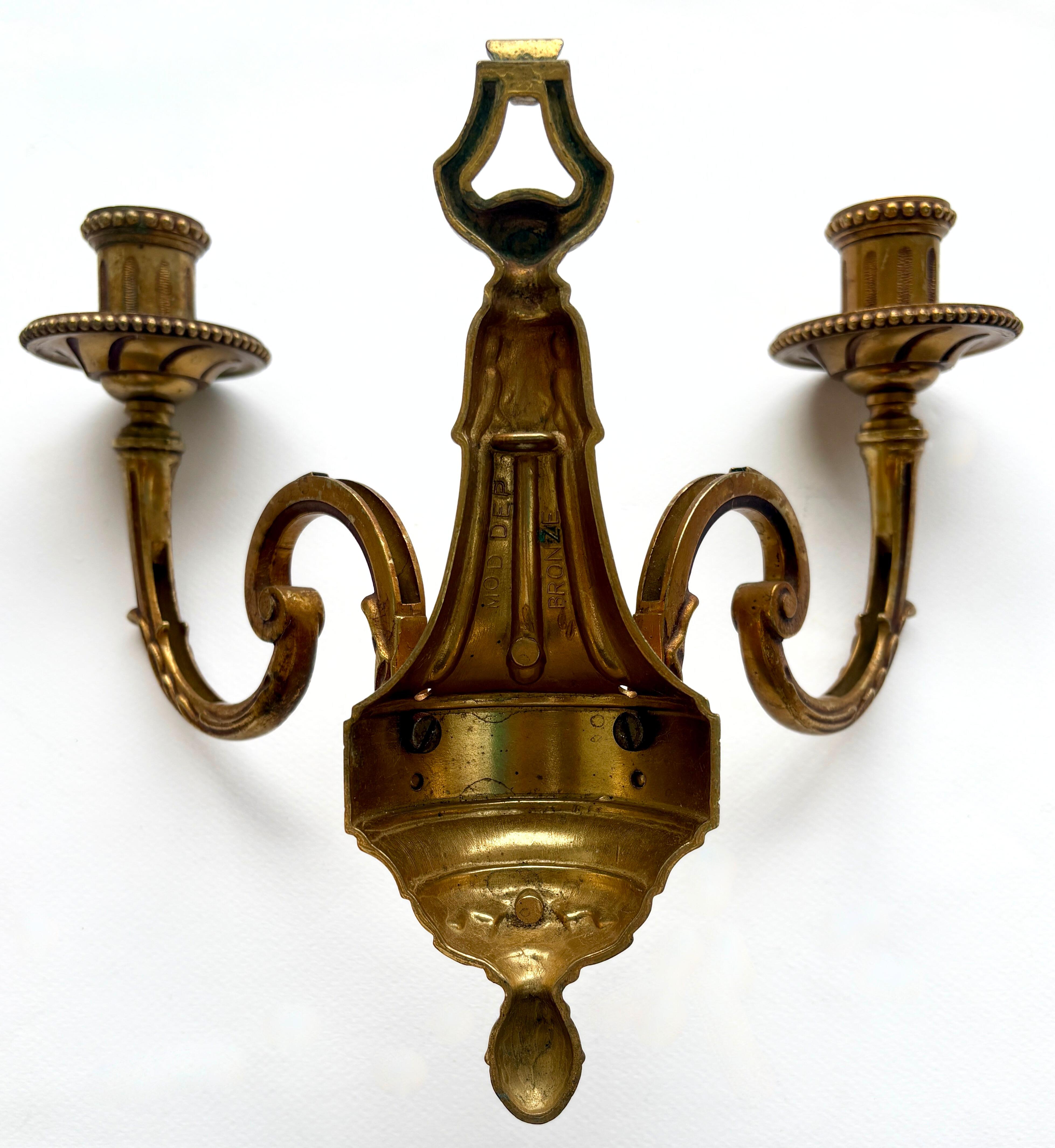 Set of Three 20th Century NeoClassical Wall Sconces in Gilded Bronze For Sale 10
