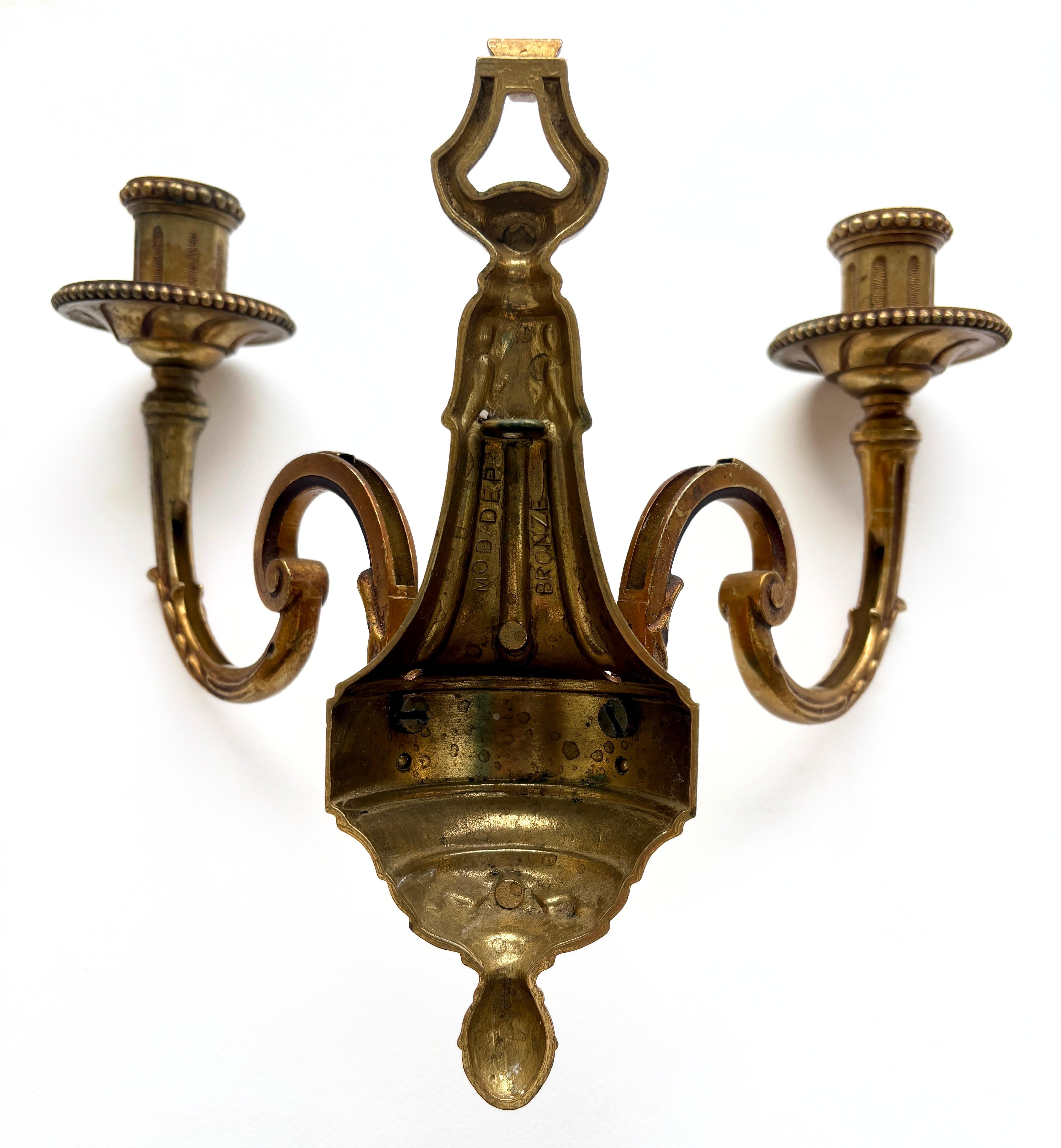 Set of Three 20th Century NeoClassical Wall Sconces in Gilded Bronze For Sale 11