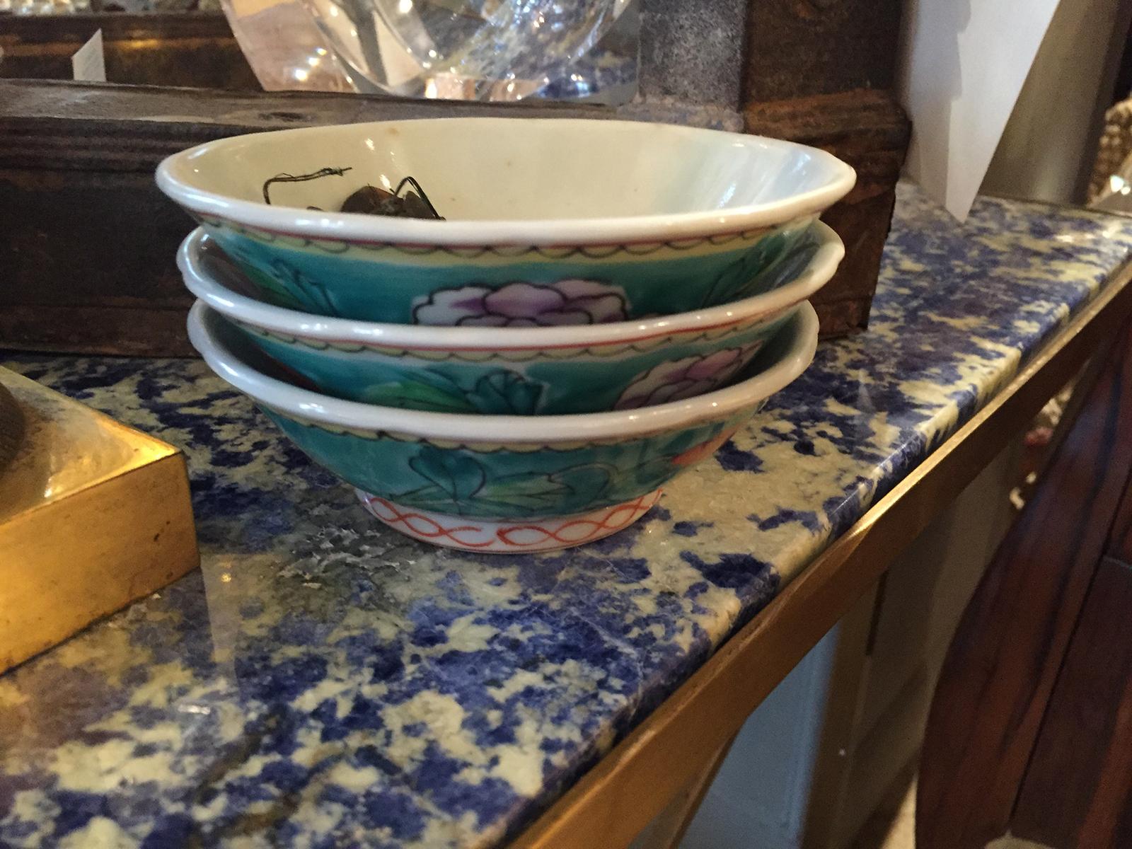 Set of Three 20th Century Oriental Porcelain Bowls, Unmarked For Sale 7