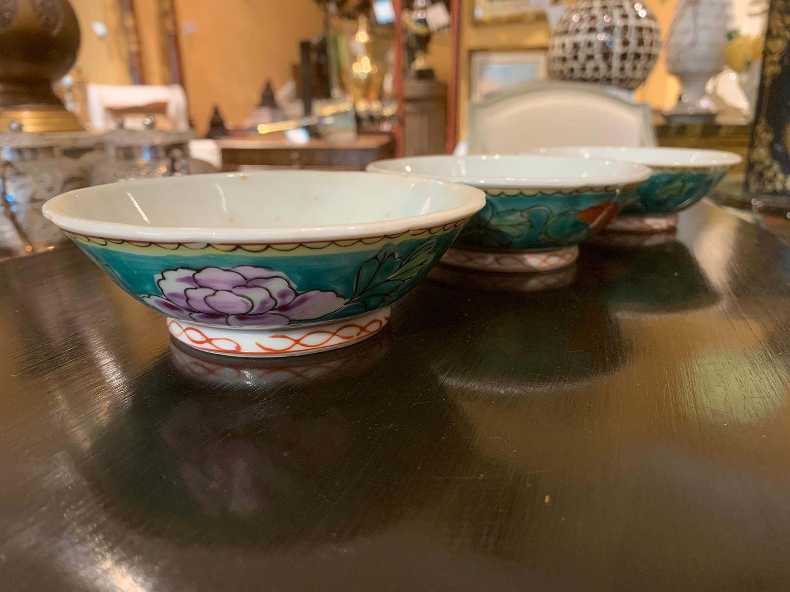 Set of Three 20th Century Oriental Porcelain Bowls, Unmarked For Sale 4