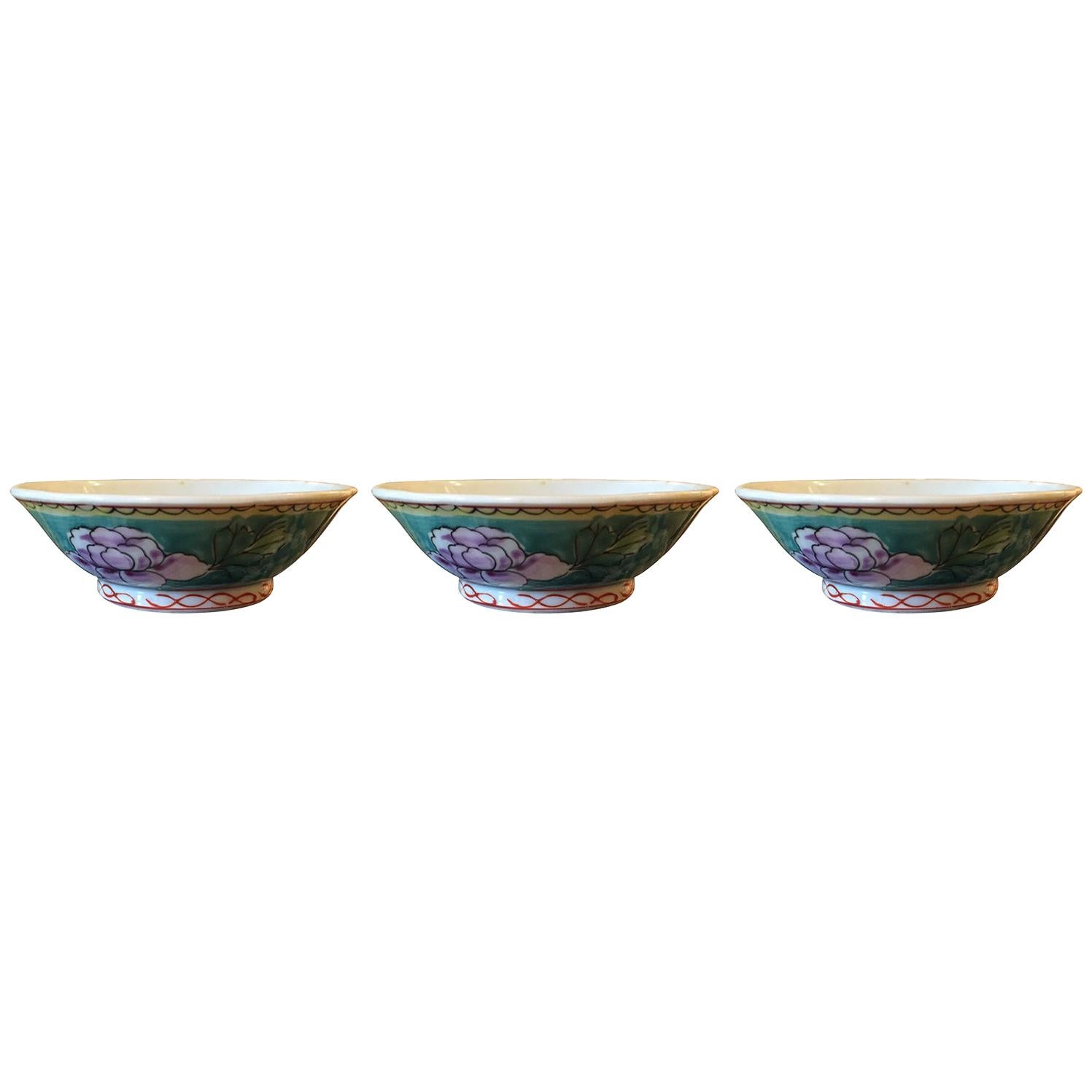 Set of Three 20th Century Oriental Porcelain Bowls, Unmarked For Sale