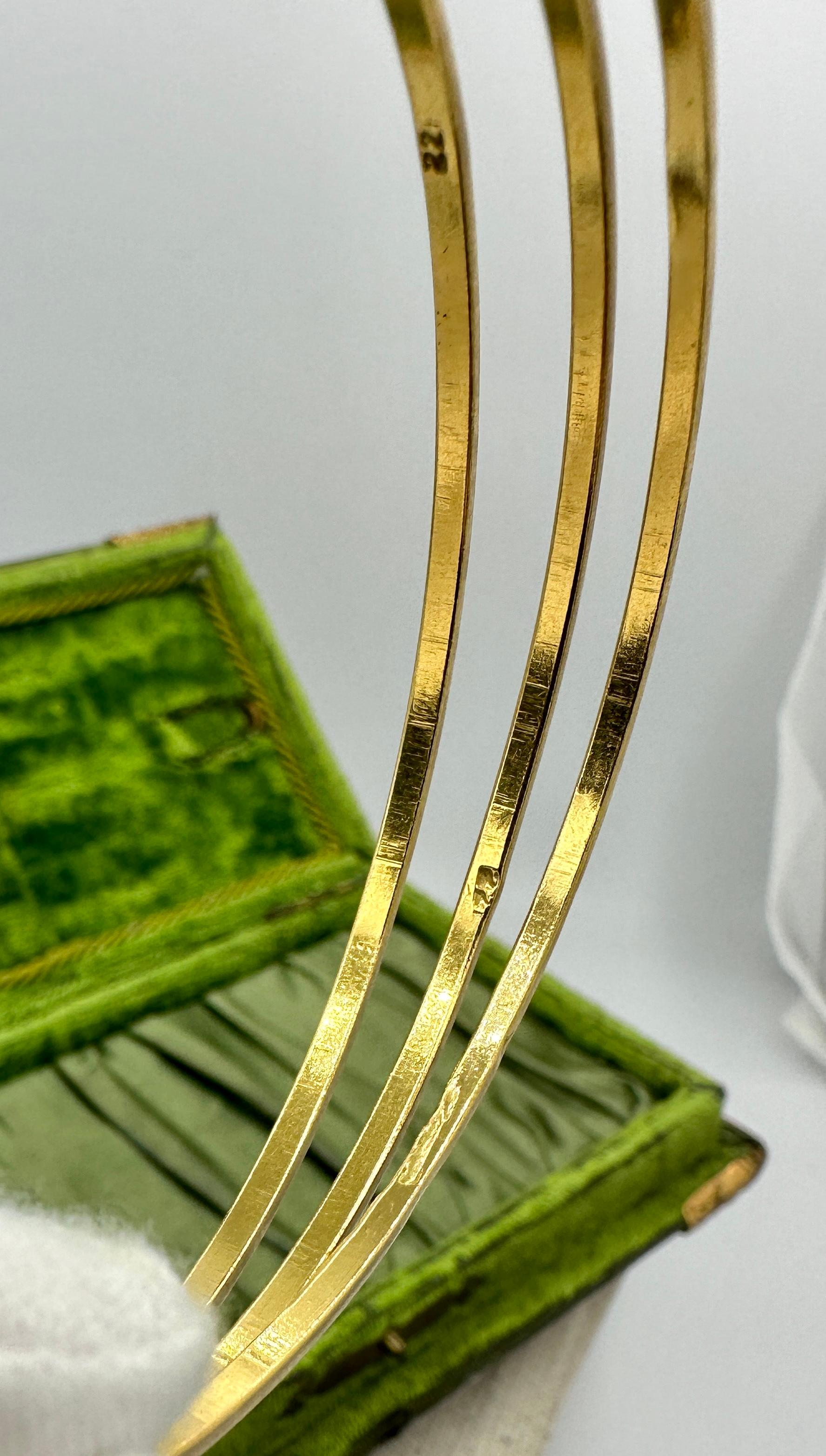 Set Of Three 22 Karat Gold Bangle Stacking Bracelets 26.6 Grams Yellow Gold For Sale 5