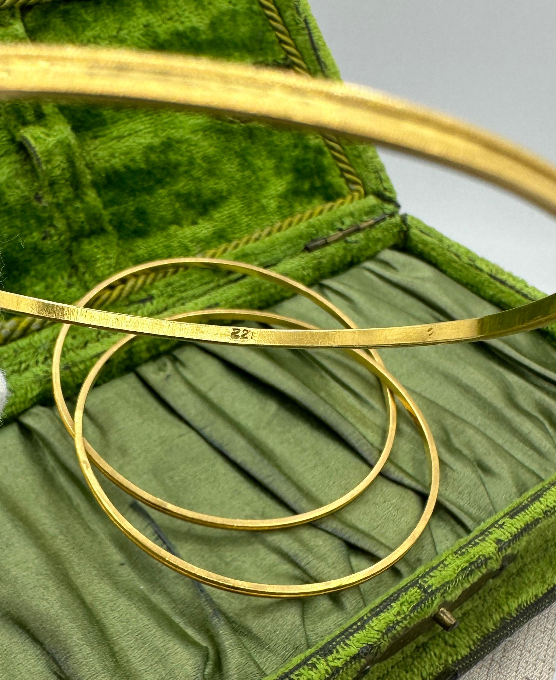 Set Of Three 22 Karat Gold Bangle Stacking Bracelets 26.6 Grams Yellow Gold For Sale 6