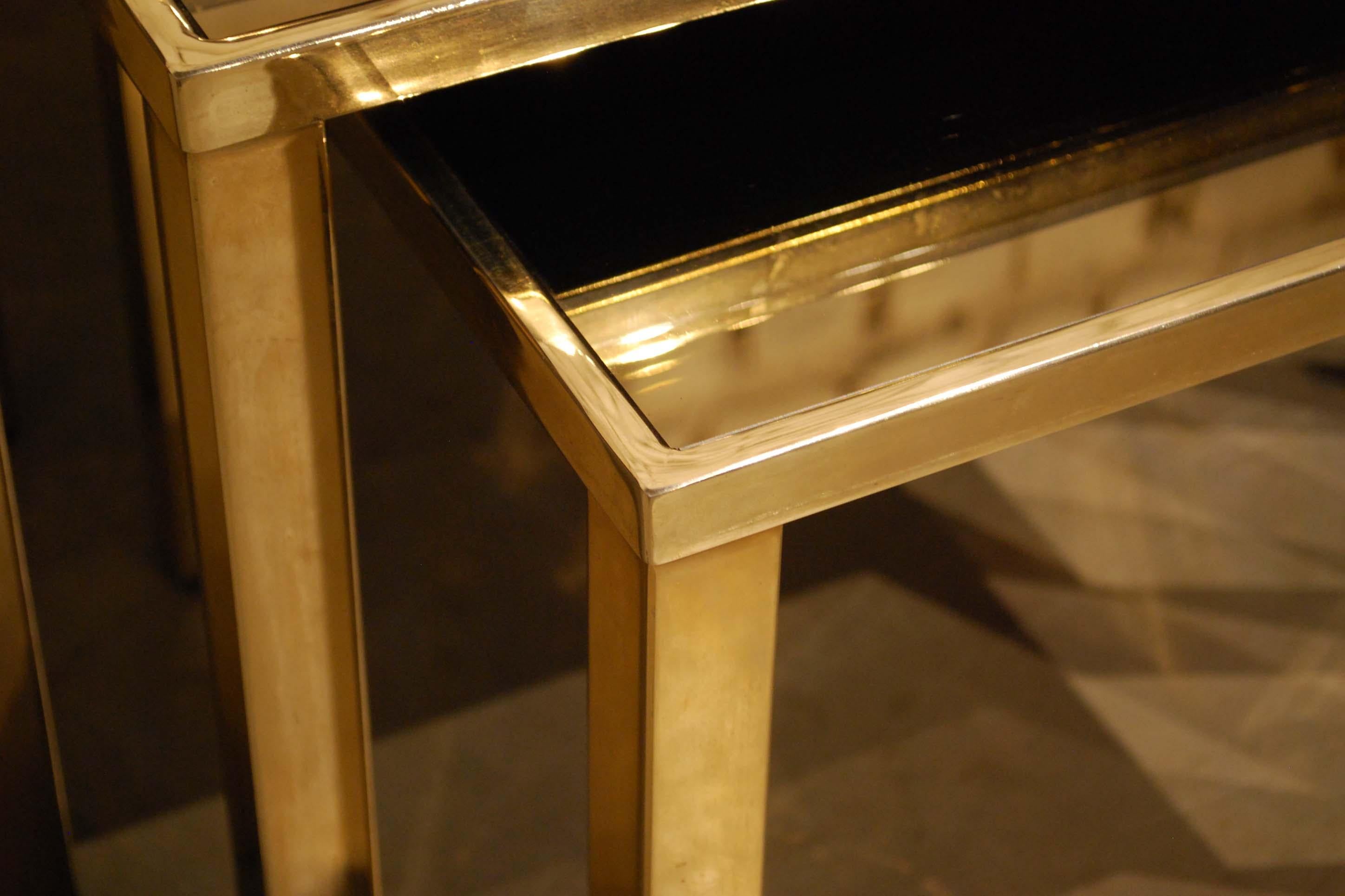 Set of Three 23-Carat Gold Plated Modern Regency Nesting Tables by Belgo Chrom In Good Condition For Sale In Casteren, NL