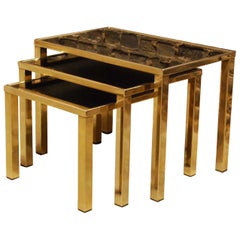 Ensemble de trois tables gigognes de style Régence moderne plaquées or 23 carats par Belgo Chrom