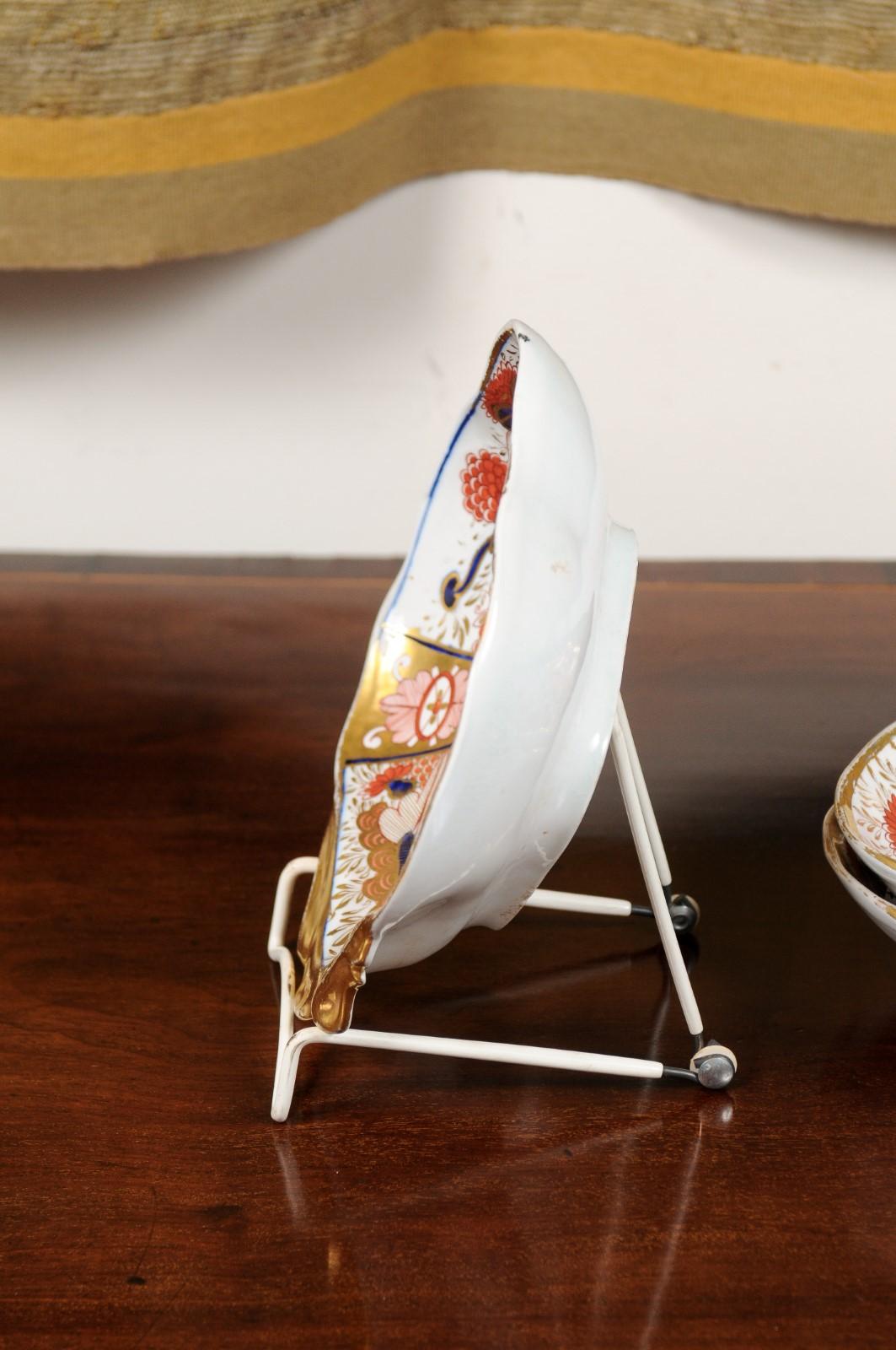 Juego de tres (3) platos de concha de porcelana Coalport Porcelain en diseño 