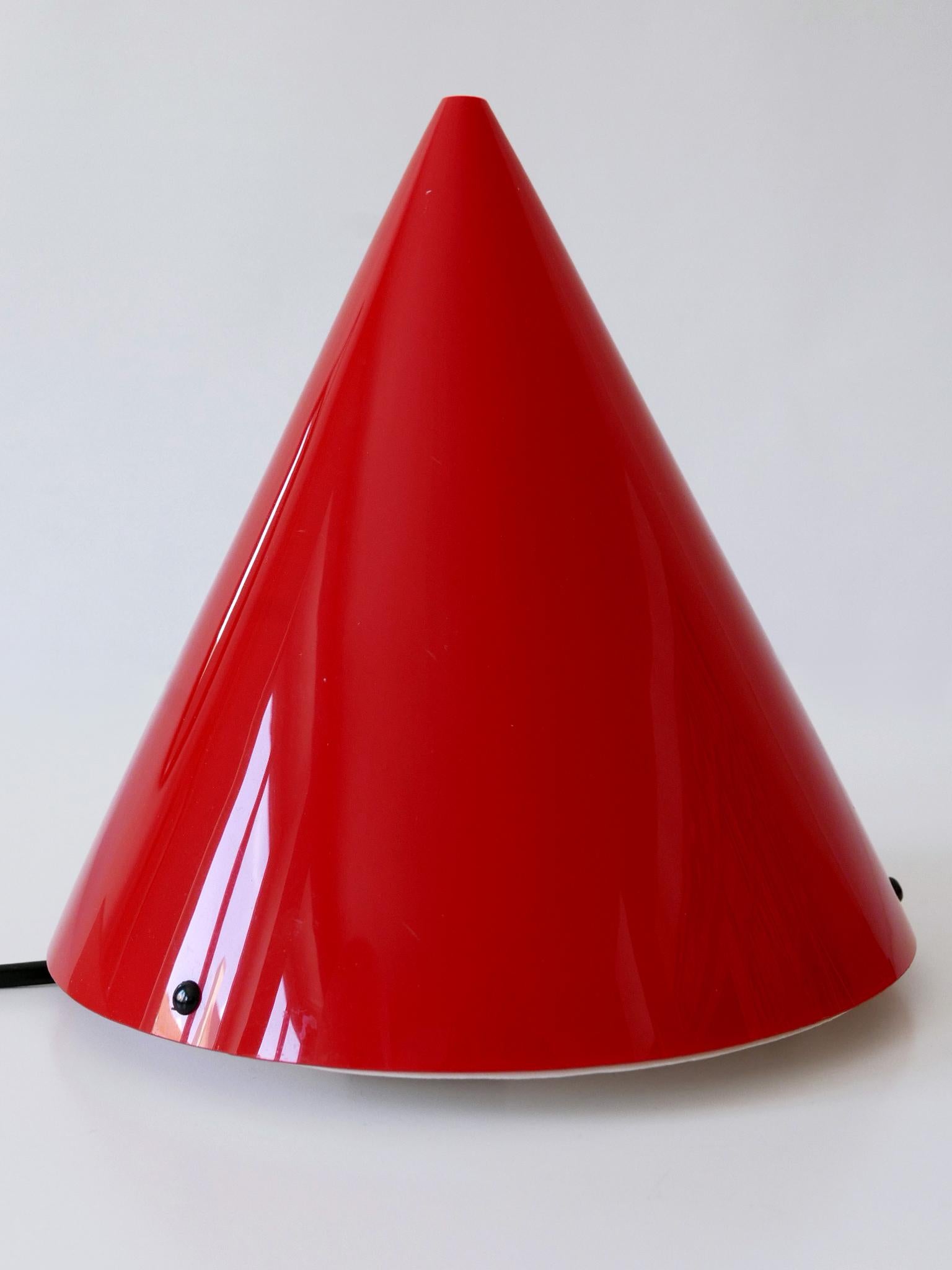 Fin du 20e siècle Ensemble de trois lampes ou appliques de table en acrylique en forme de cône de Verner Panton pour Poly Thema en vente