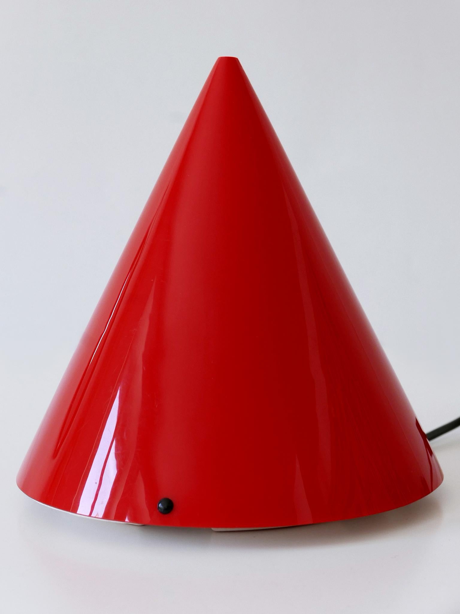 Acrylique Ensemble de trois lampes ou appliques de table en acrylique en forme de cône de Verner Panton pour Poly Thema en vente