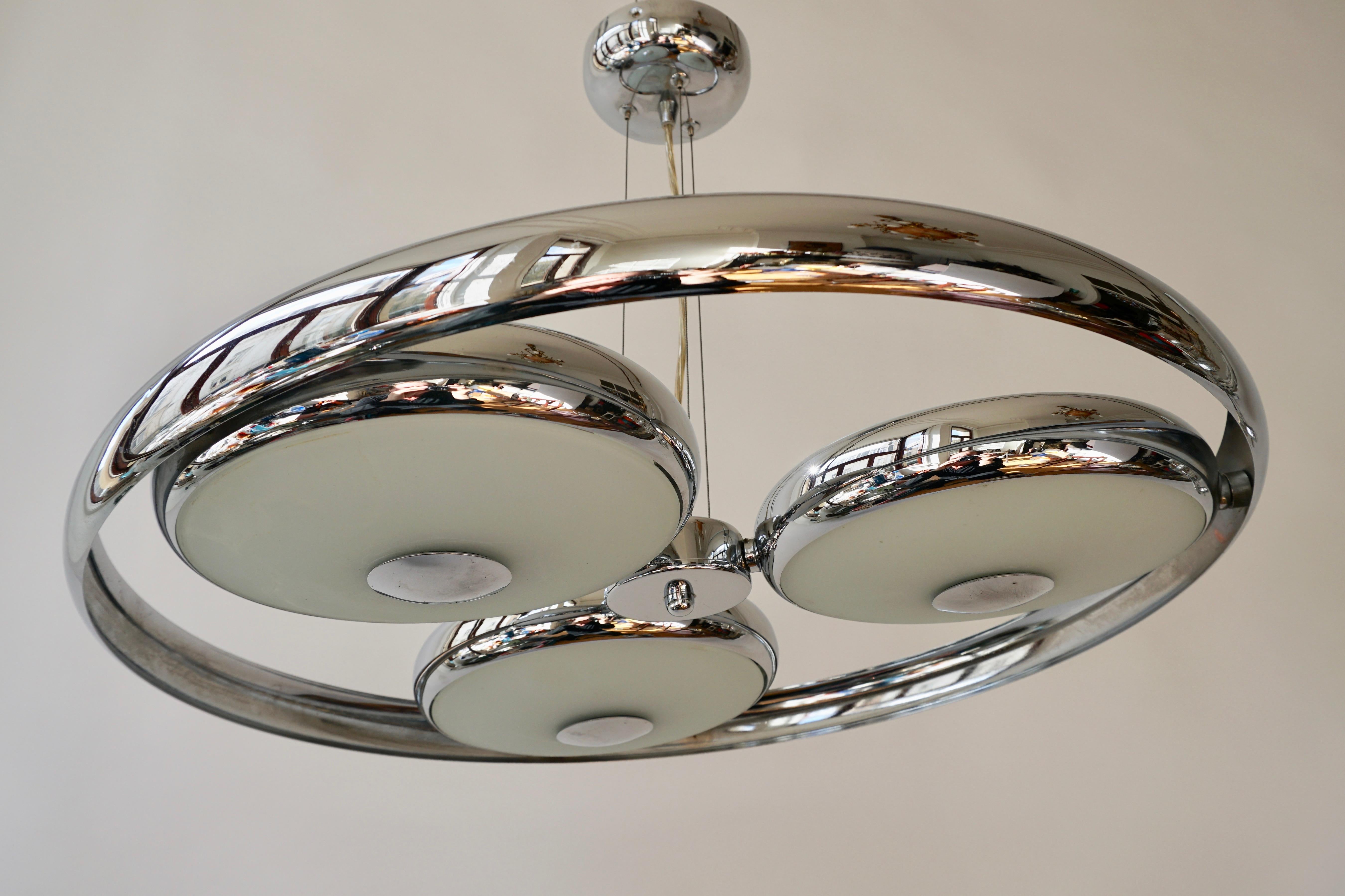 One off Three Adjustable Italian Glass and Chrome Ufo Chandeliers For Sale 6